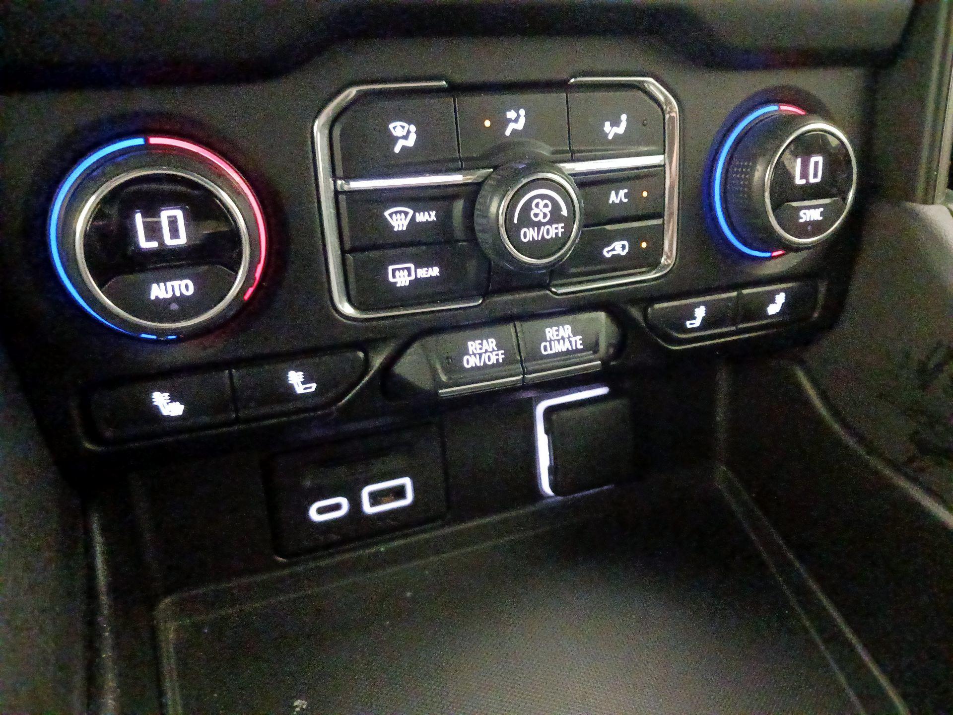 Thumbnail: 2021 Chevrolet Tahoe - 17