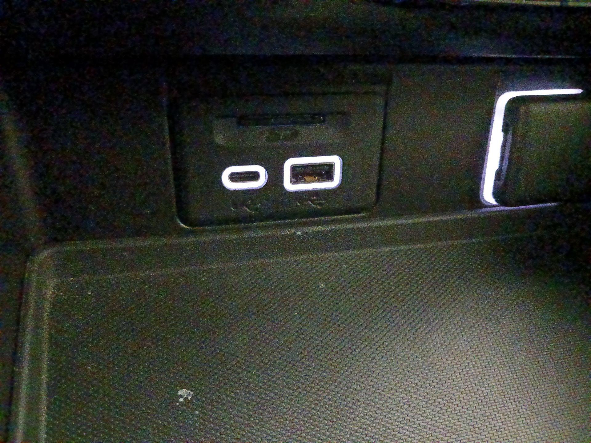 Thumbnail: 2021 Chevrolet Tahoe - 19