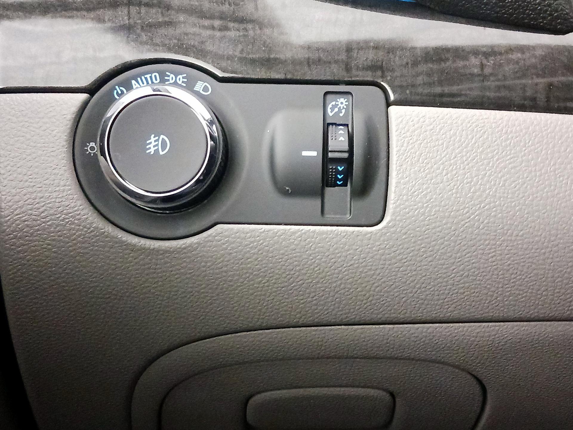 Thumbnail: 2015 Buick Encore - 13