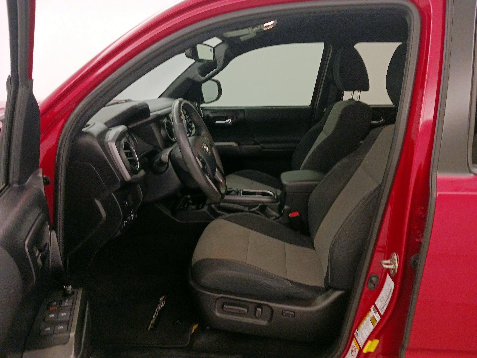 Thumbnail: 2020 Toyota Tacoma - 11