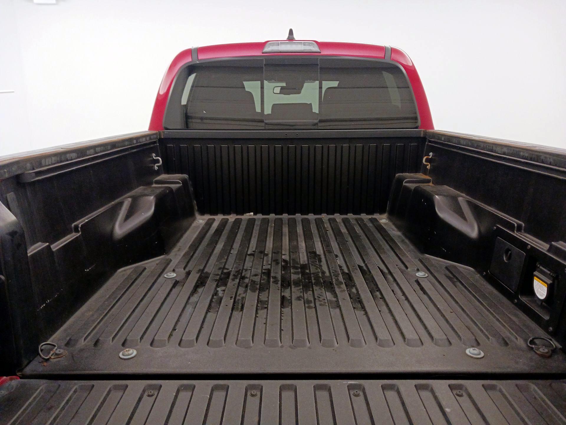 Thumbnail: 2020 Toyota Tacoma - 20