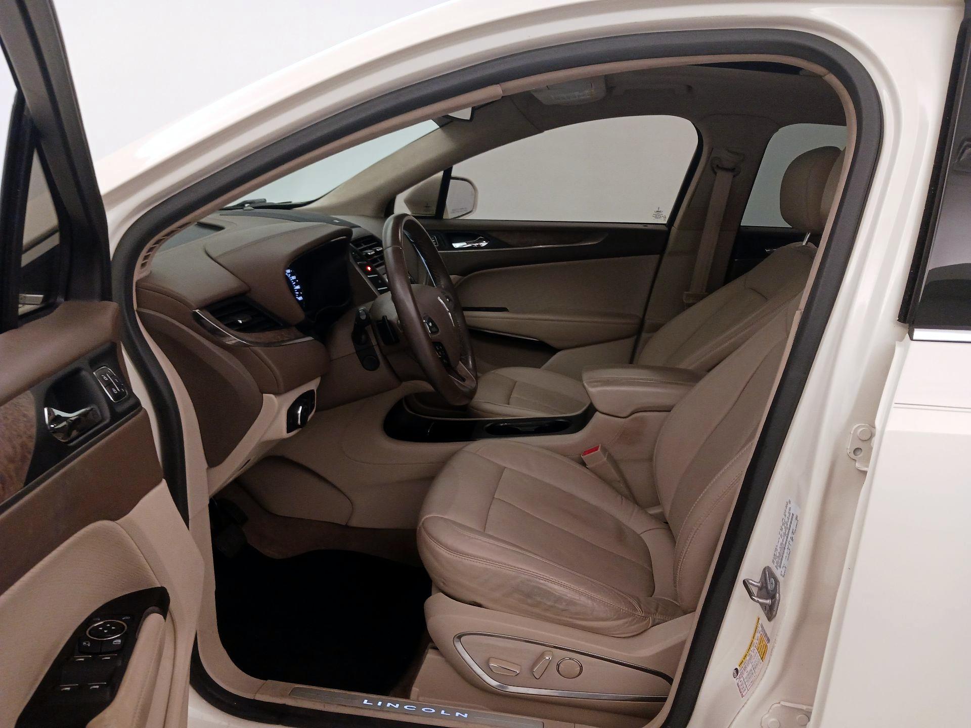 Thumbnail: 2016 Lincoln MKC - 11