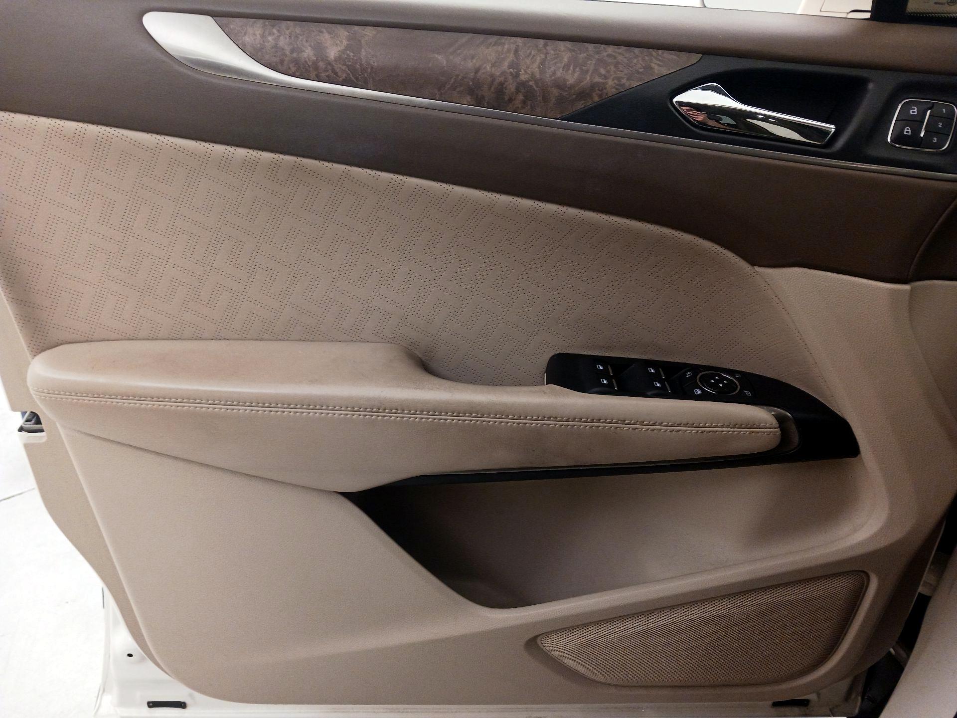 Thumbnail: 2016 Lincoln MKC - 12