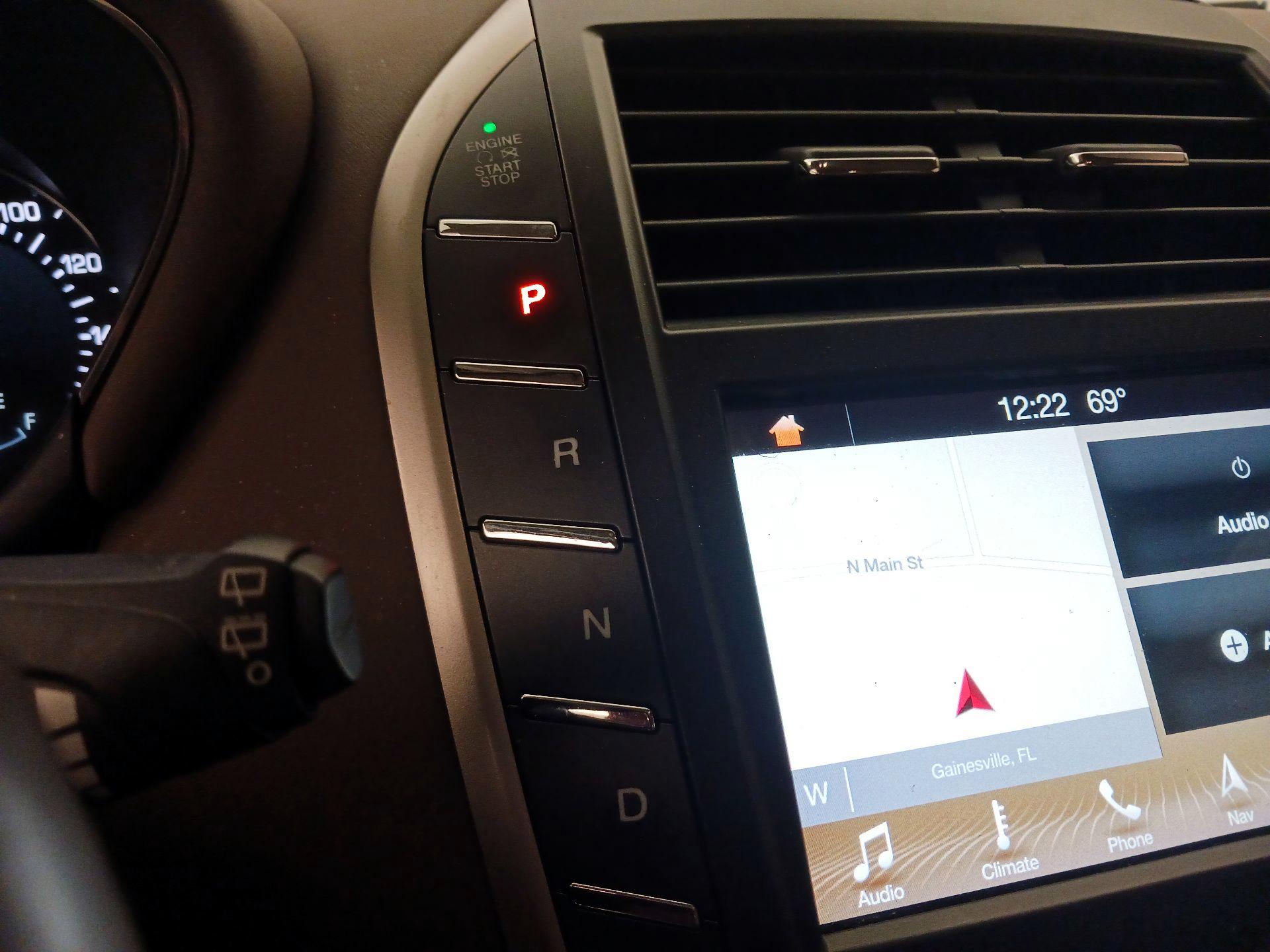 Thumbnail: 2016 Lincoln MKC - 18