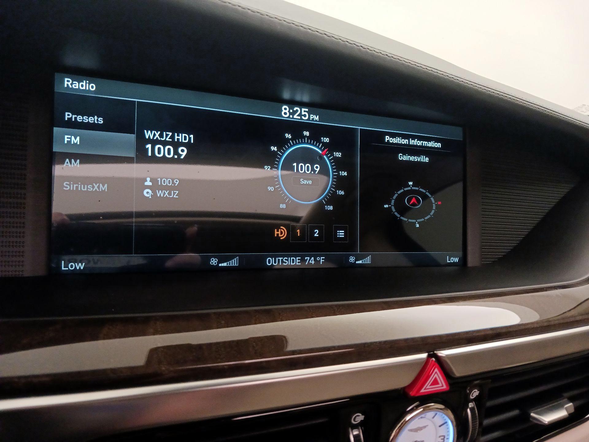 Thumbnail: 2018 Genesis G90 - 16