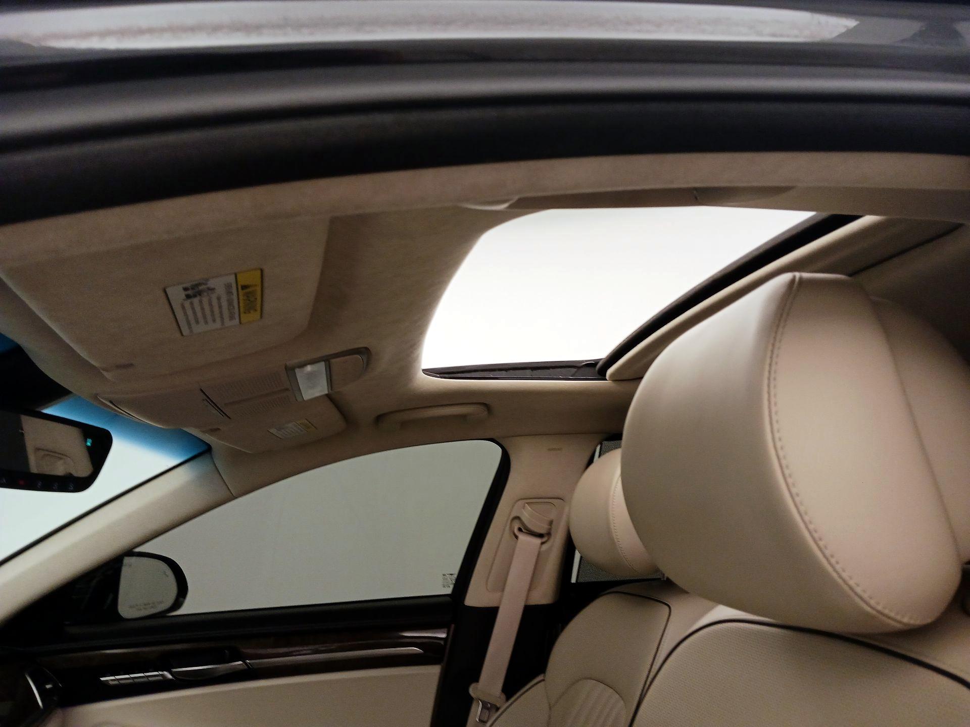 Thumbnail: 2018 Genesis G90 - 20