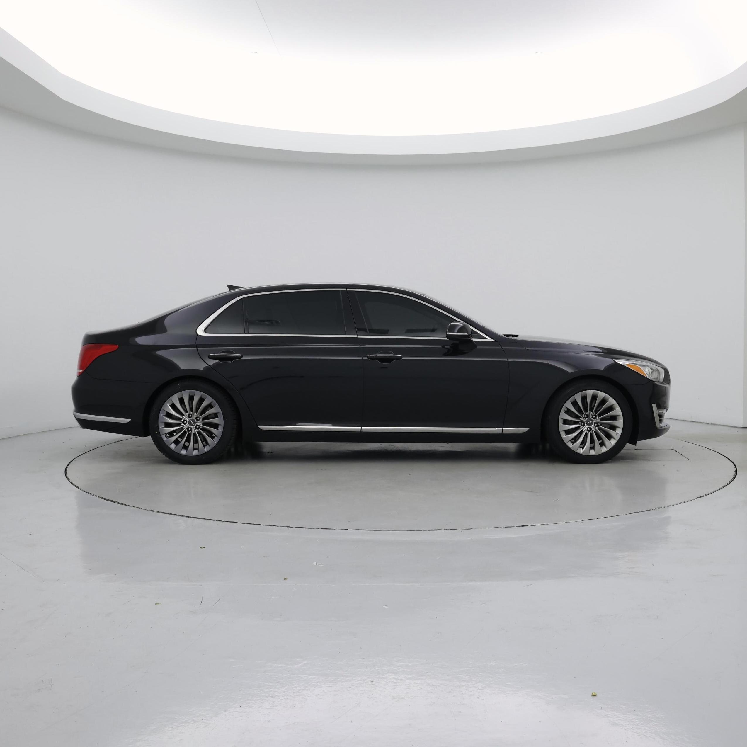 Thumbnail: 2018 Genesis G90 - 7