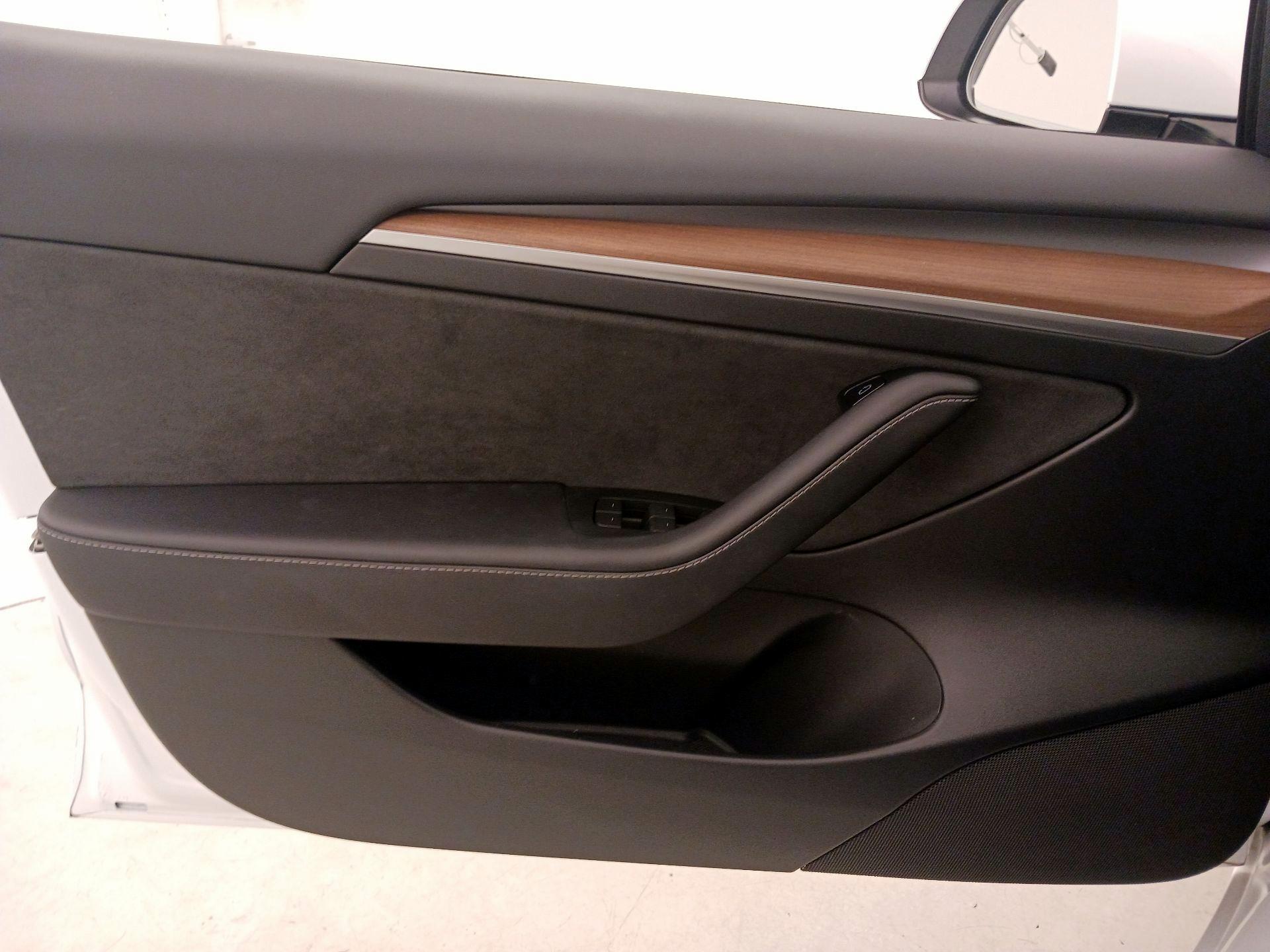 Thumbnail: 2023 Tesla Model 3 - 12