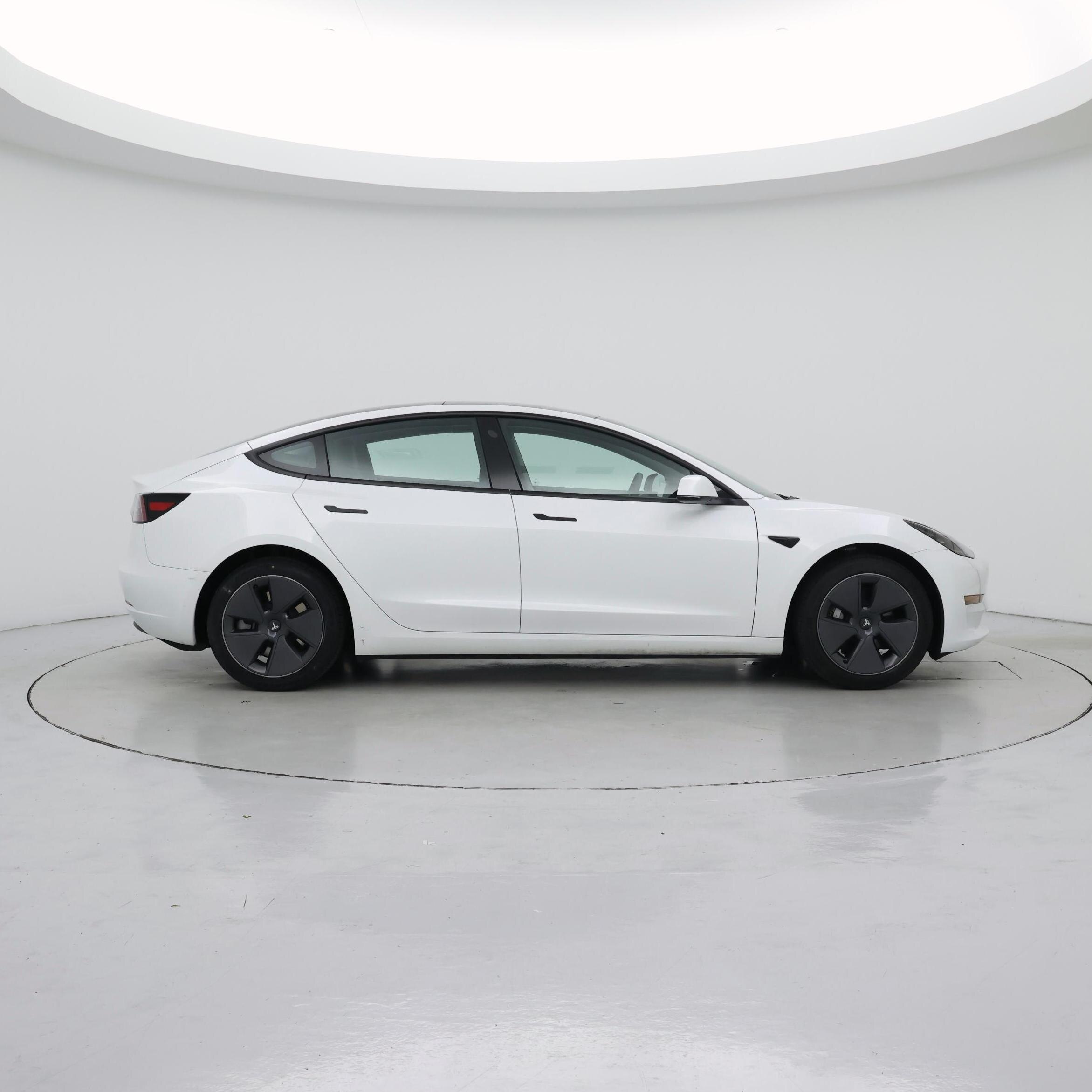 Thumbnail: 2023 Tesla Model 3 - 7