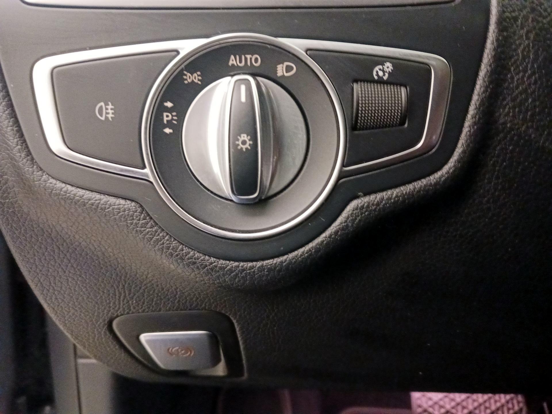 Thumbnail: 2021 Mercedes-Benz C-Class - 13