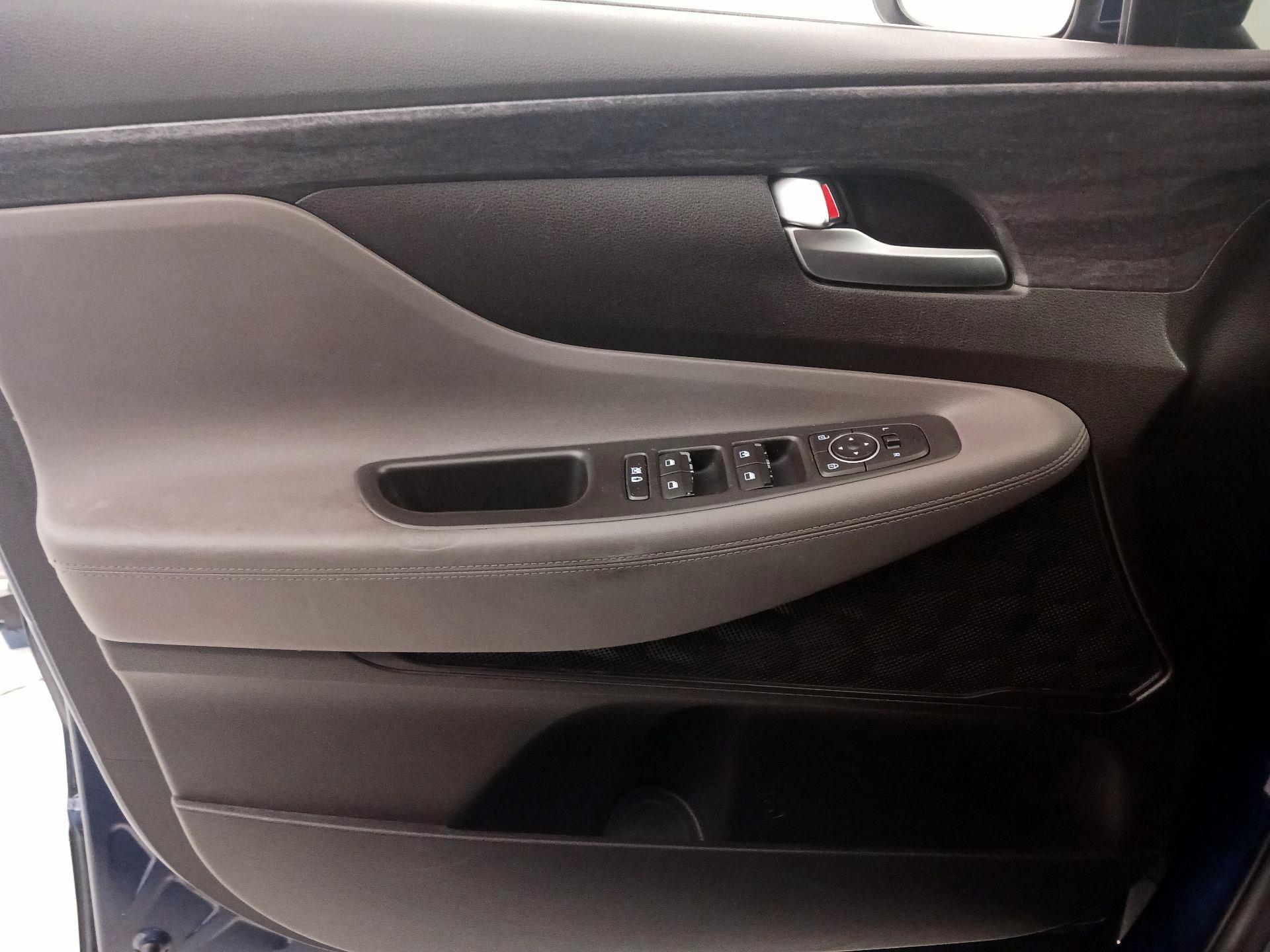 Thumbnail: 2019 Hyundai Santa Fe - 12