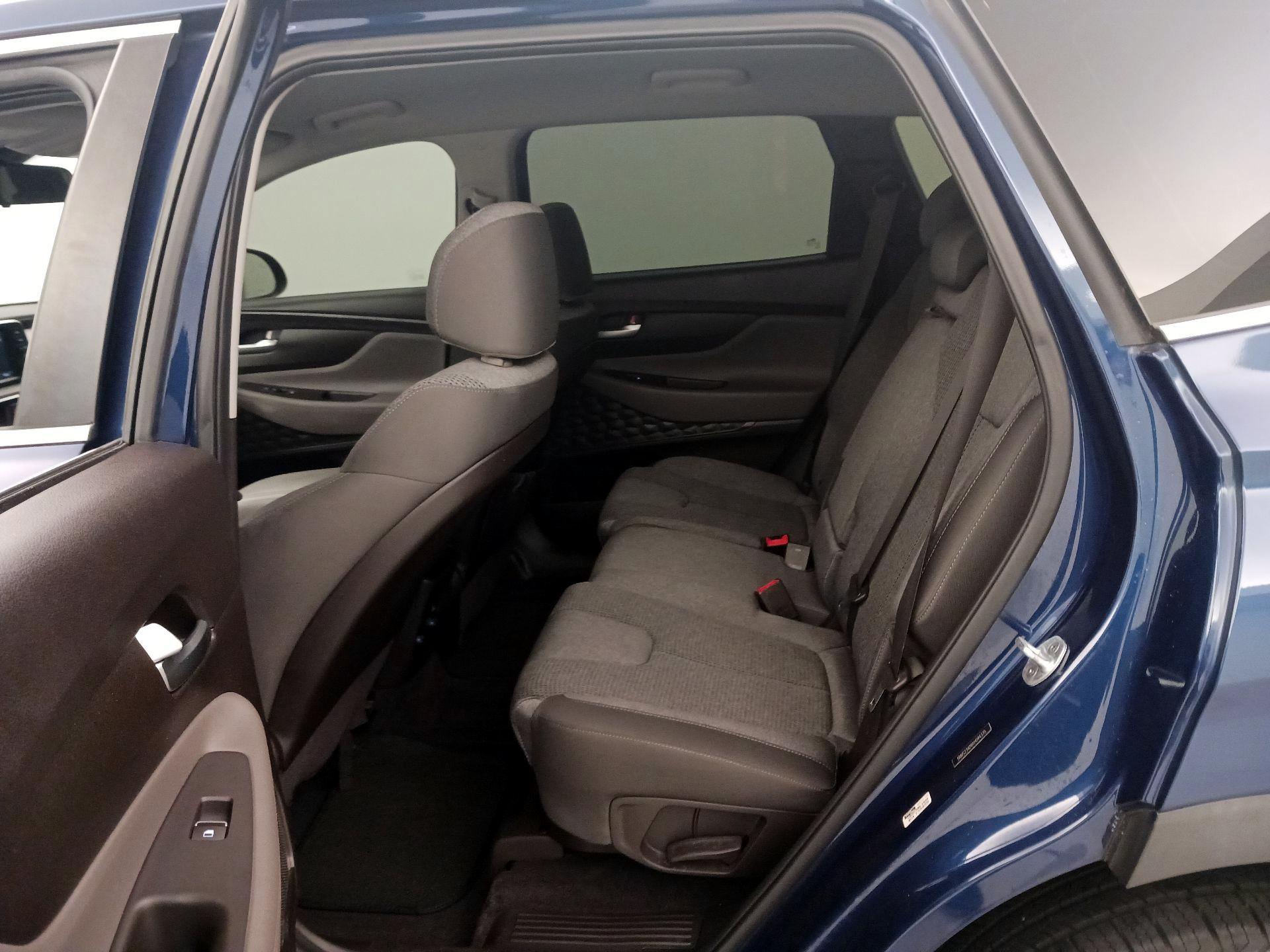 Thumbnail: 2019 Hyundai Santa Fe - 19