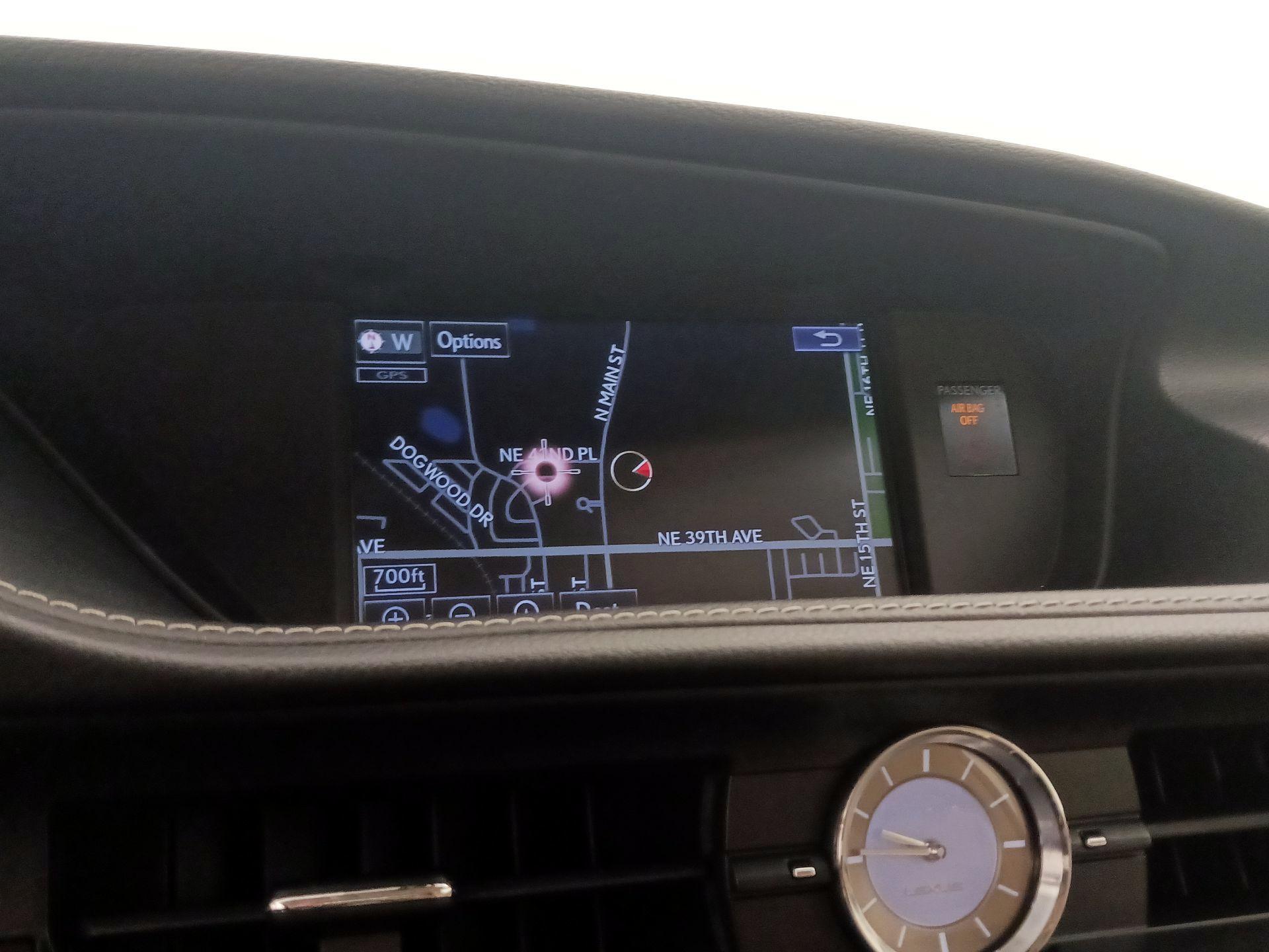 Thumbnail: 2015 Lexus ES - 14