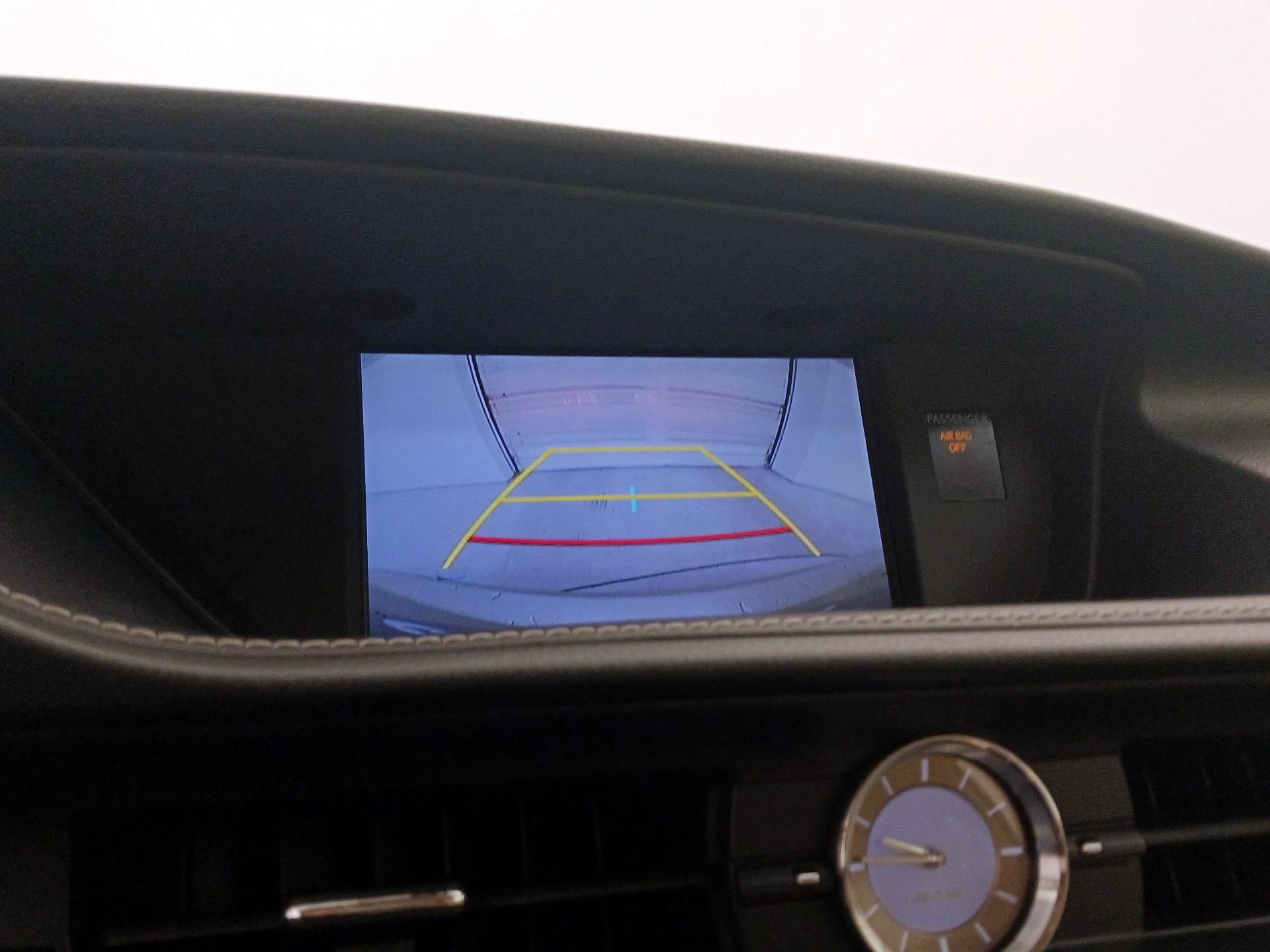 Thumbnail: 2015 Lexus ES - 15