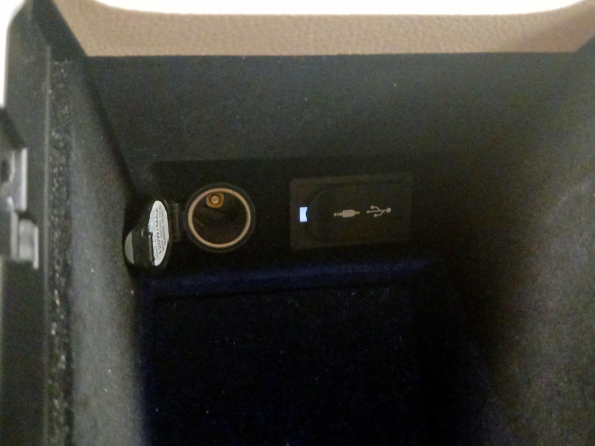 Thumbnail: 2015 Lexus ES - 19