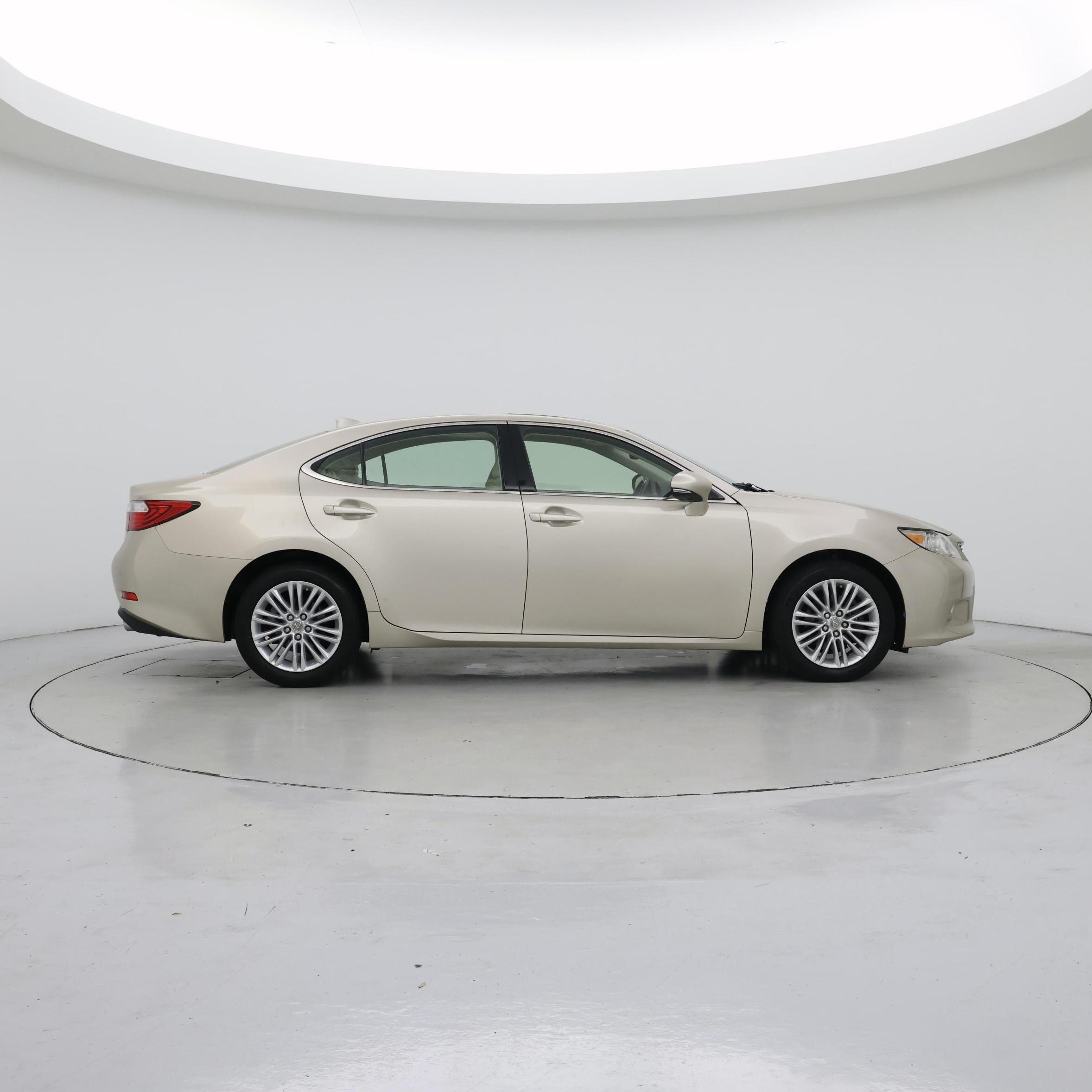 Thumbnail: 2015 Lexus ES - 7