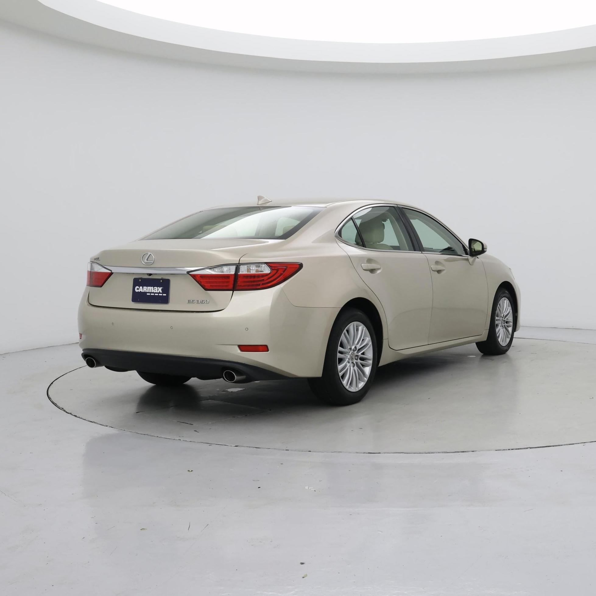 Thumbnail: 2015 Lexus ES - 8