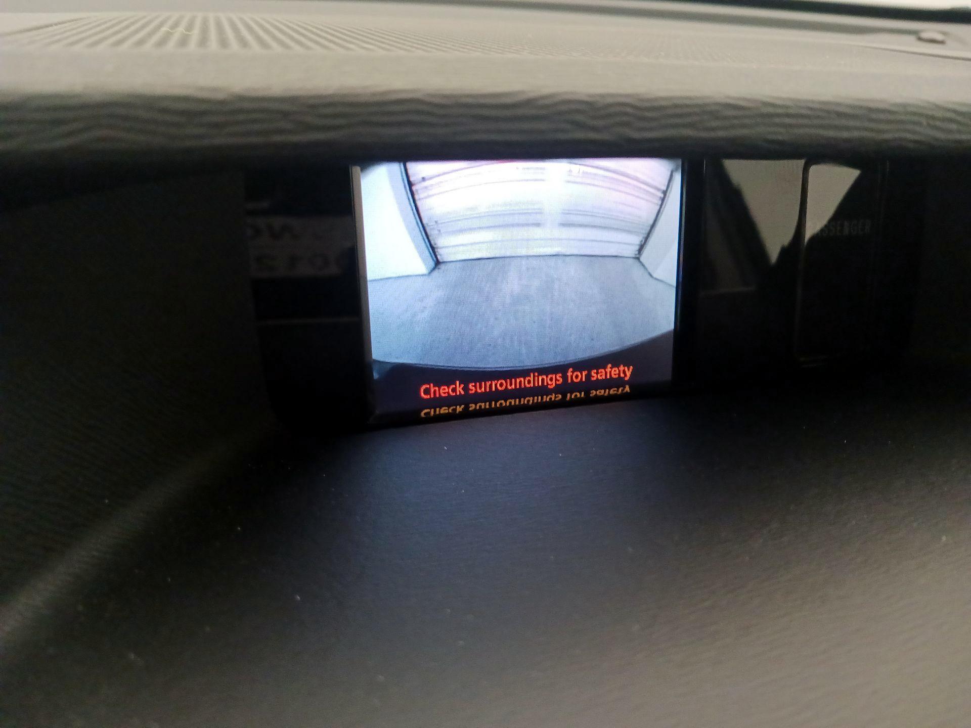 Thumbnail: 2014 Toyota Sienna - 14