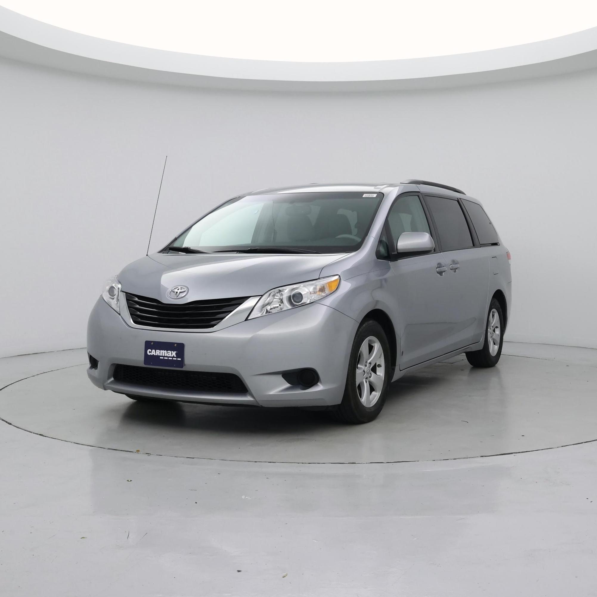 Thumbnail: 2014 Toyota Sienna - 4