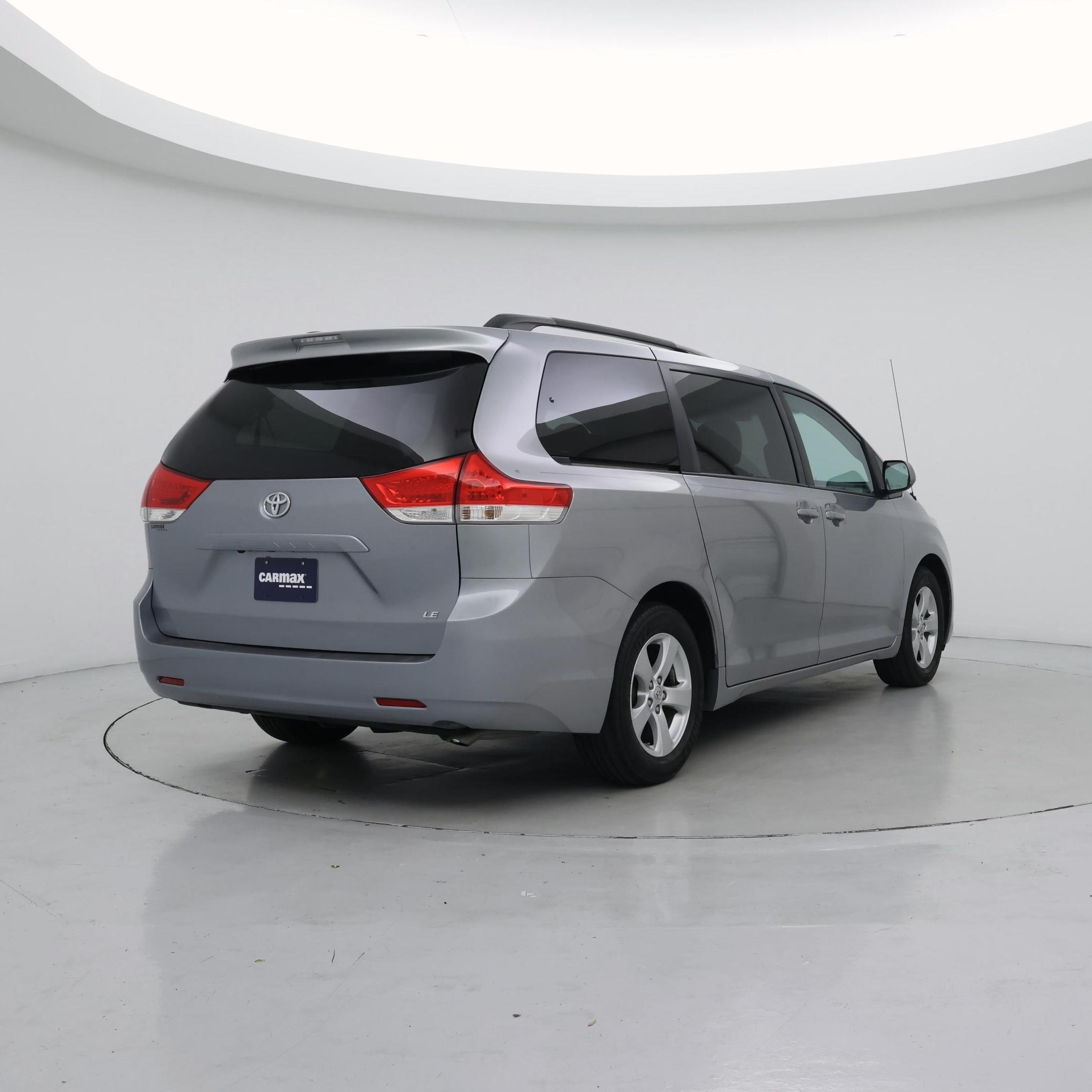 Thumbnail: 2014 Toyota Sienna - 8