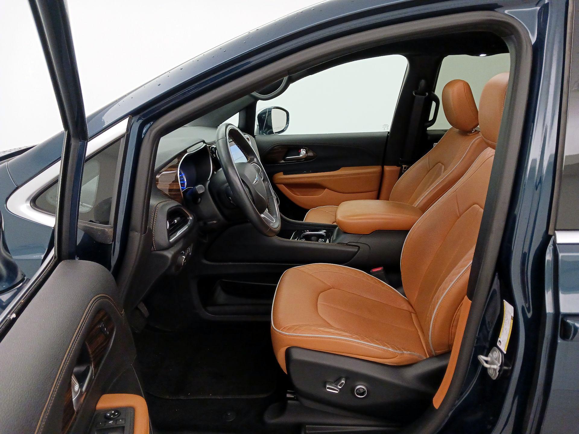 Thumbnail: 2021 Chrysler Pacifica - 11