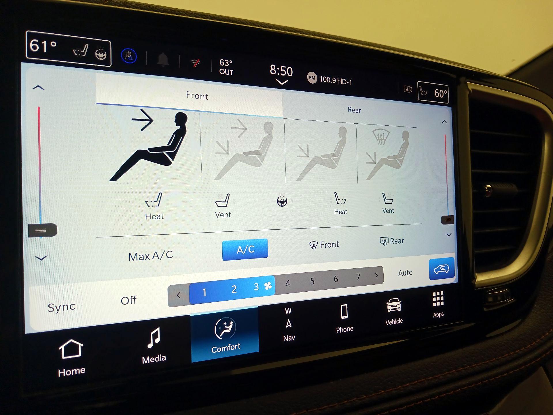 Thumbnail: 2021 Chrysler Pacifica - 17