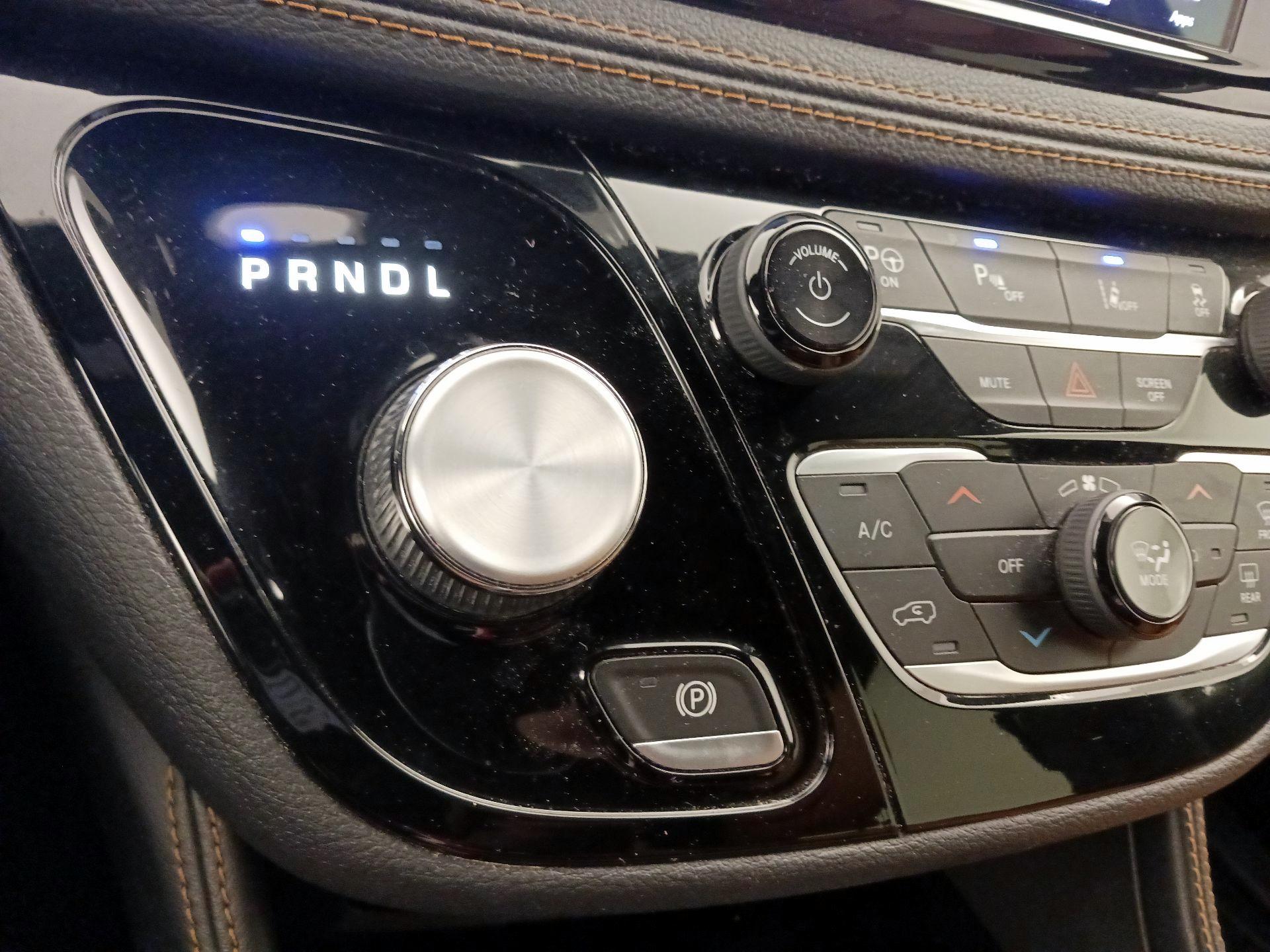 Thumbnail: 2021 Chrysler Pacifica - 18