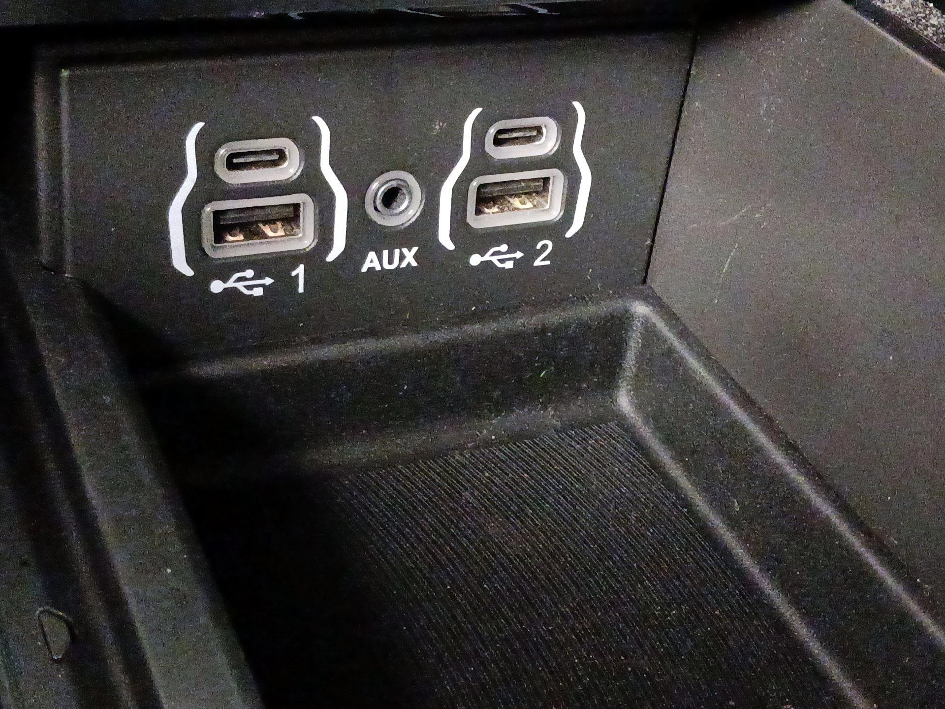 Thumbnail: 2021 Chrysler Pacifica - 19