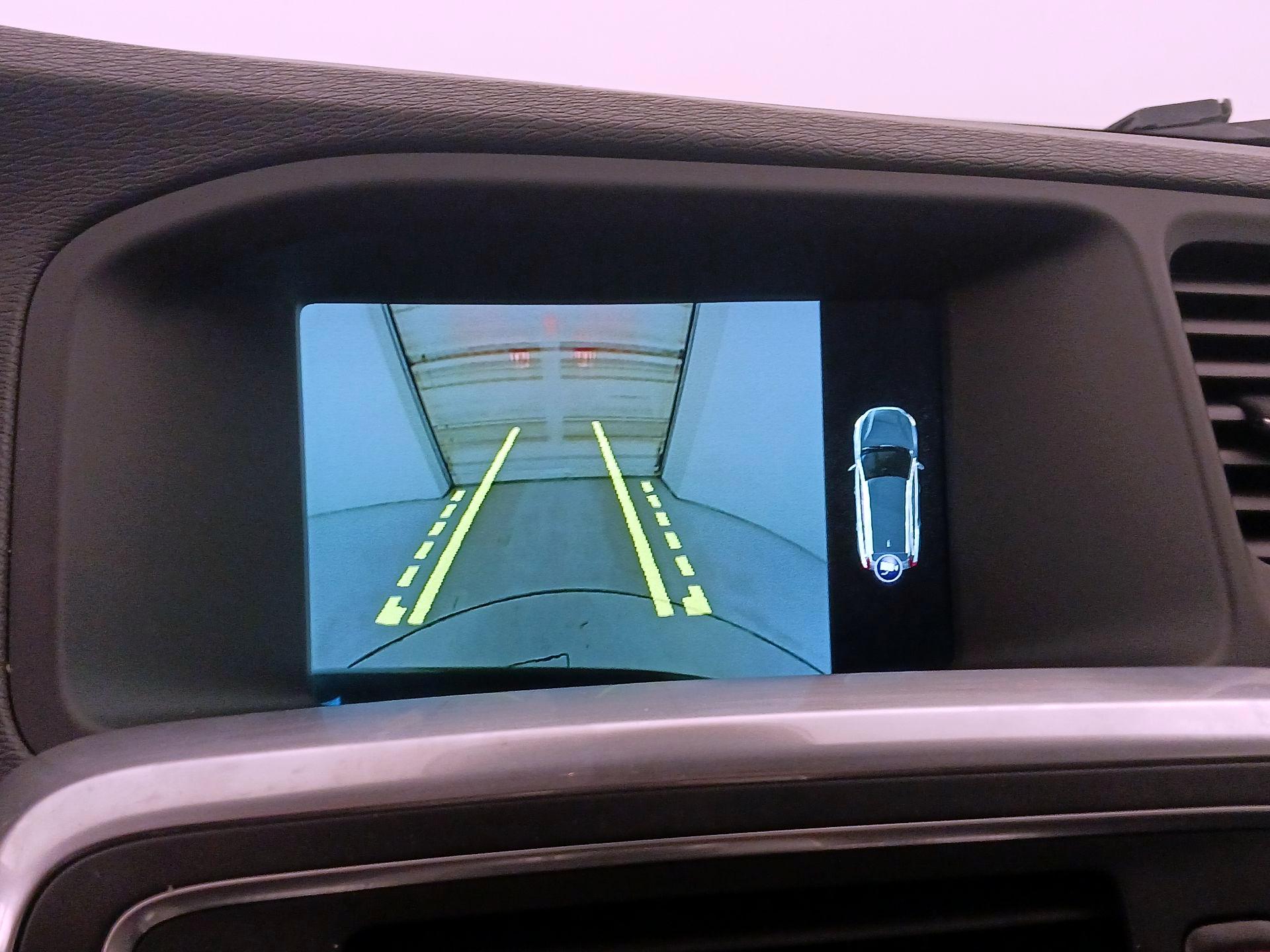 Thumbnail: 2017 Volvo V60 - 15