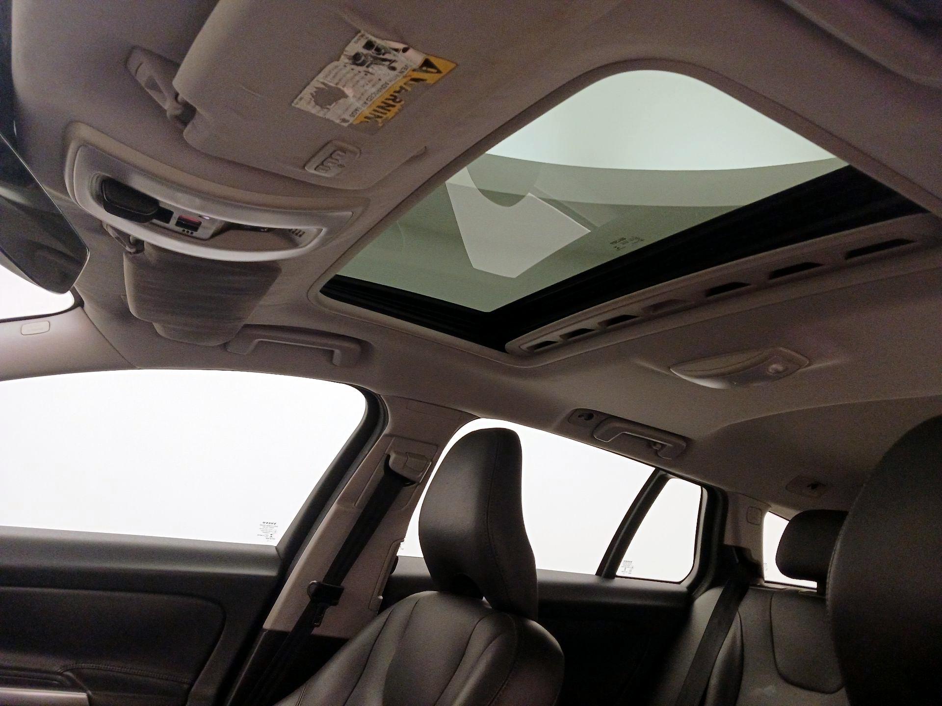 Thumbnail: 2017 Volvo V60 - 20