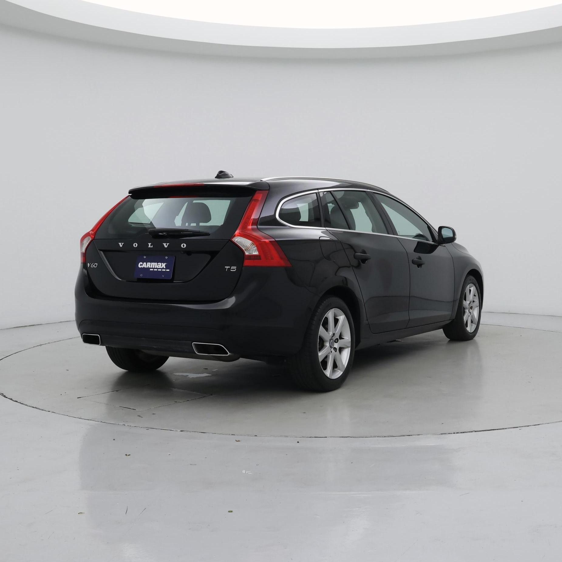 Thumbnail: 2017 Volvo V60 - 8