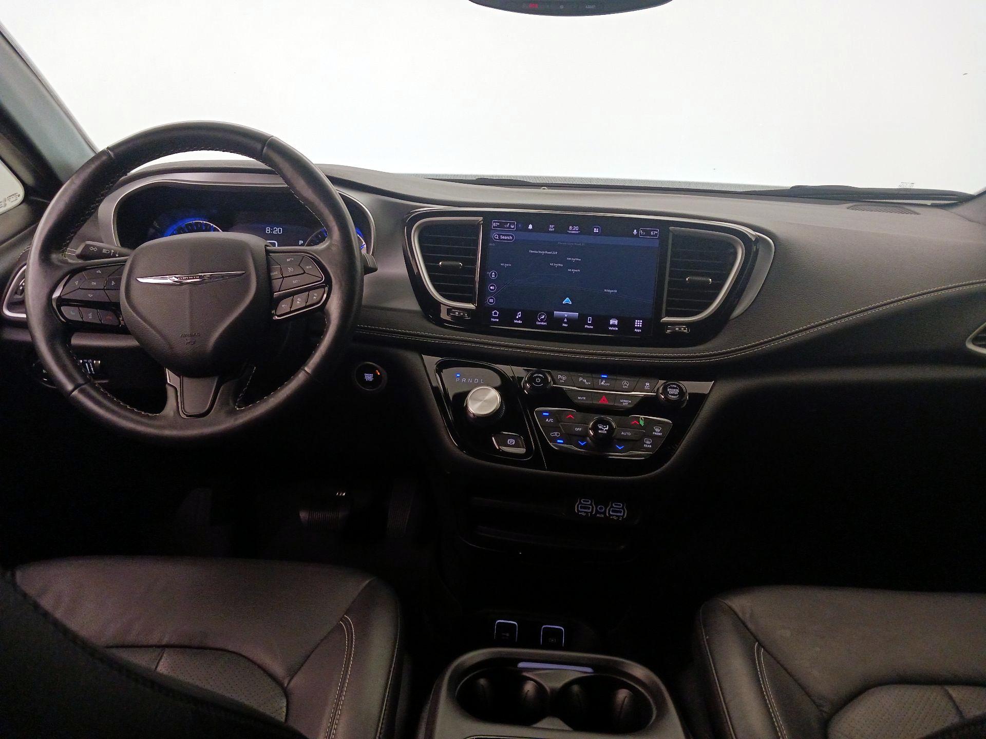 Thumbnail: 2021 Chrysler Pacifica - 9