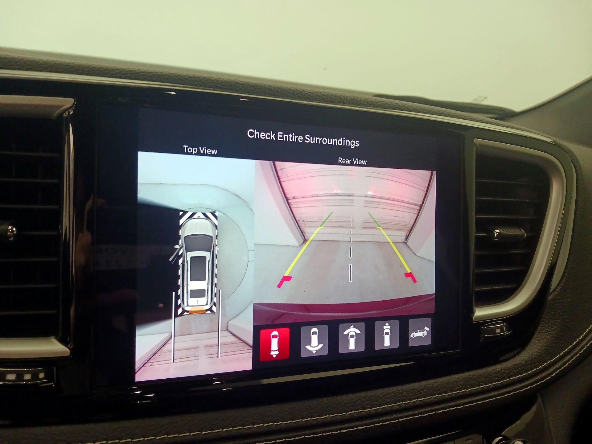 Thumbnail: 2021 Chrysler Pacifica - 15