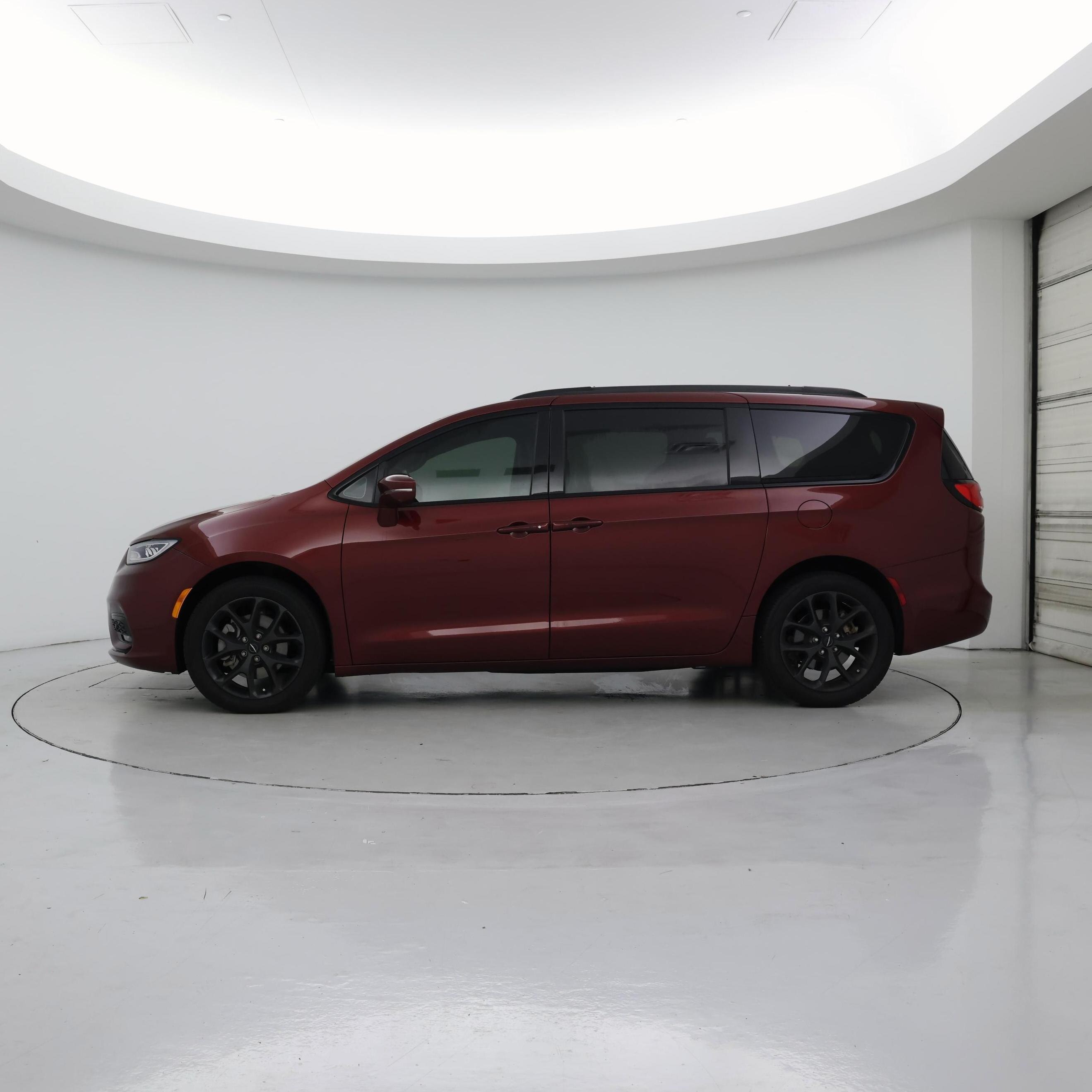 Thumbnail: 2021 Chrysler Pacifica - 3