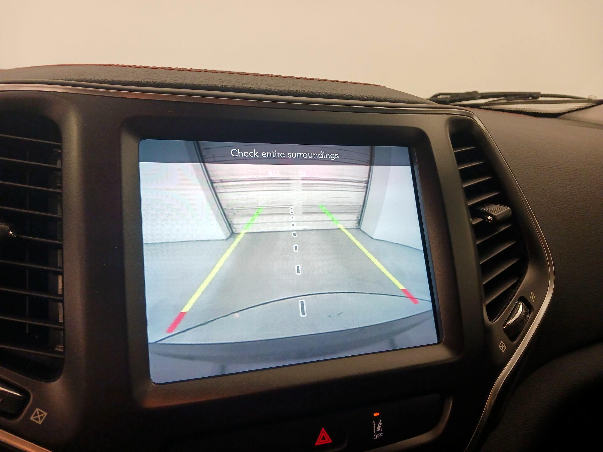 Thumbnail: 2022 Jeep Cherokee - 14