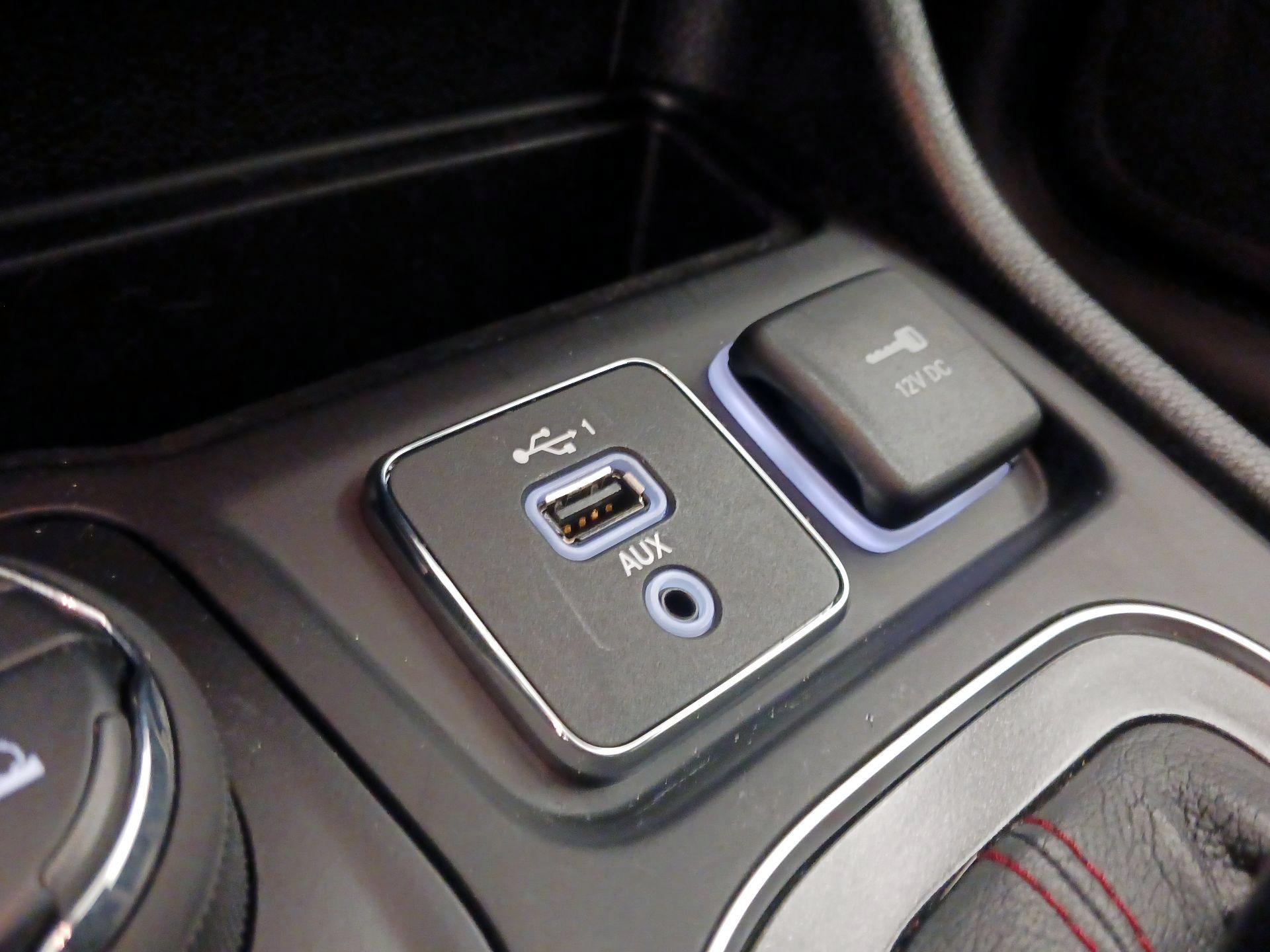 Thumbnail: 2022 Jeep Cherokee - 18