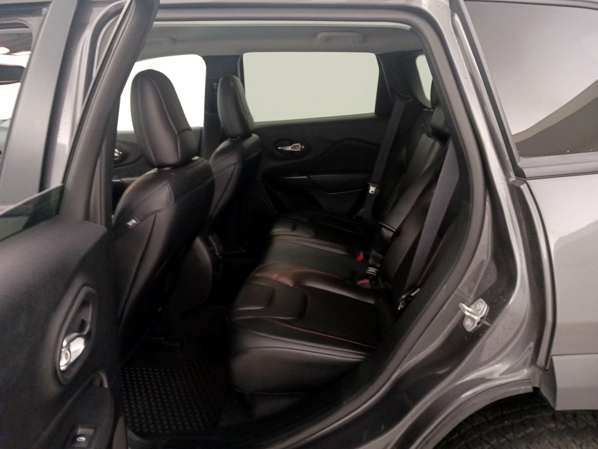 Thumbnail: 2022 Jeep Cherokee - 19