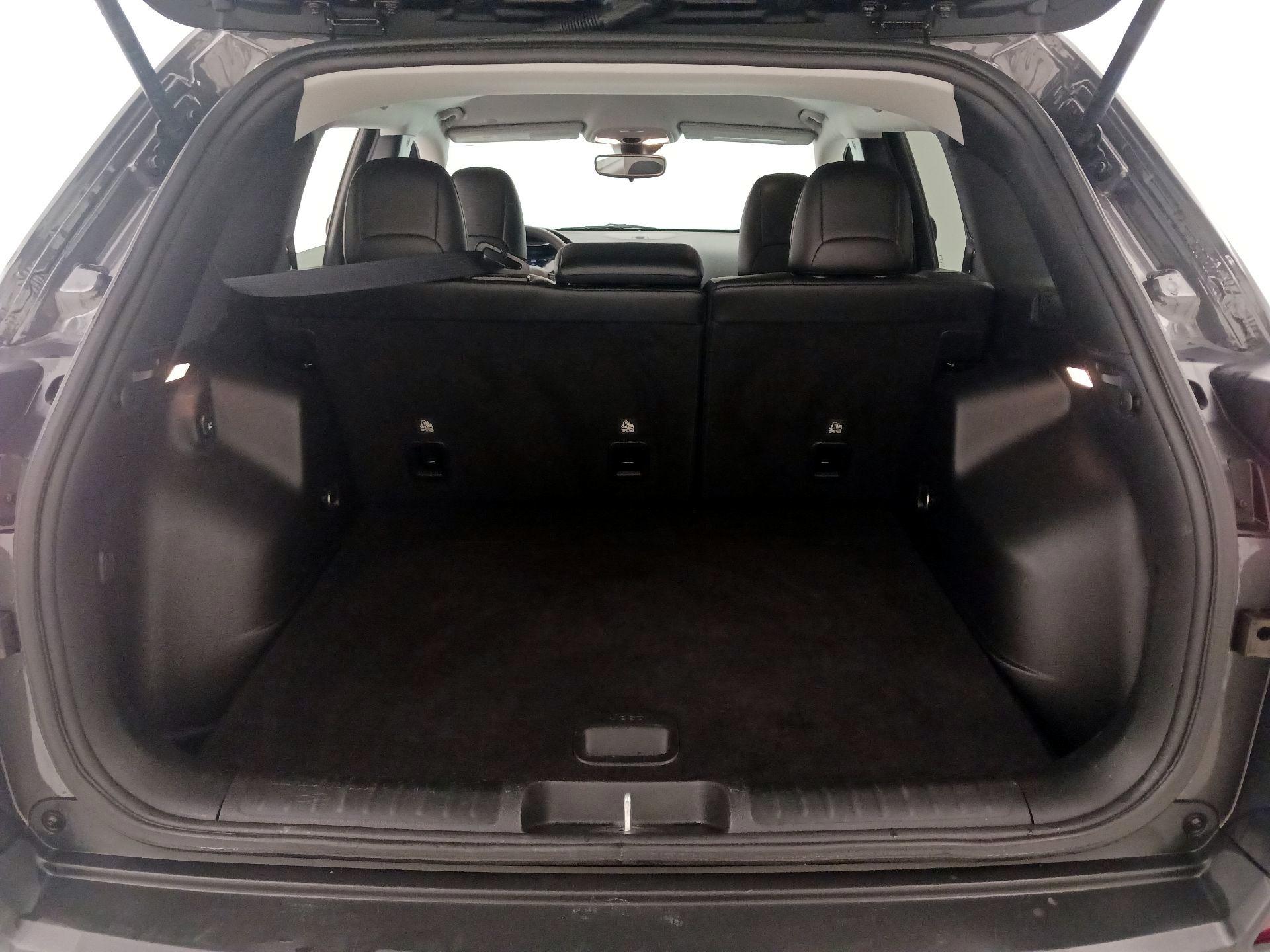 Thumbnail: 2022 Jeep Cherokee - 20