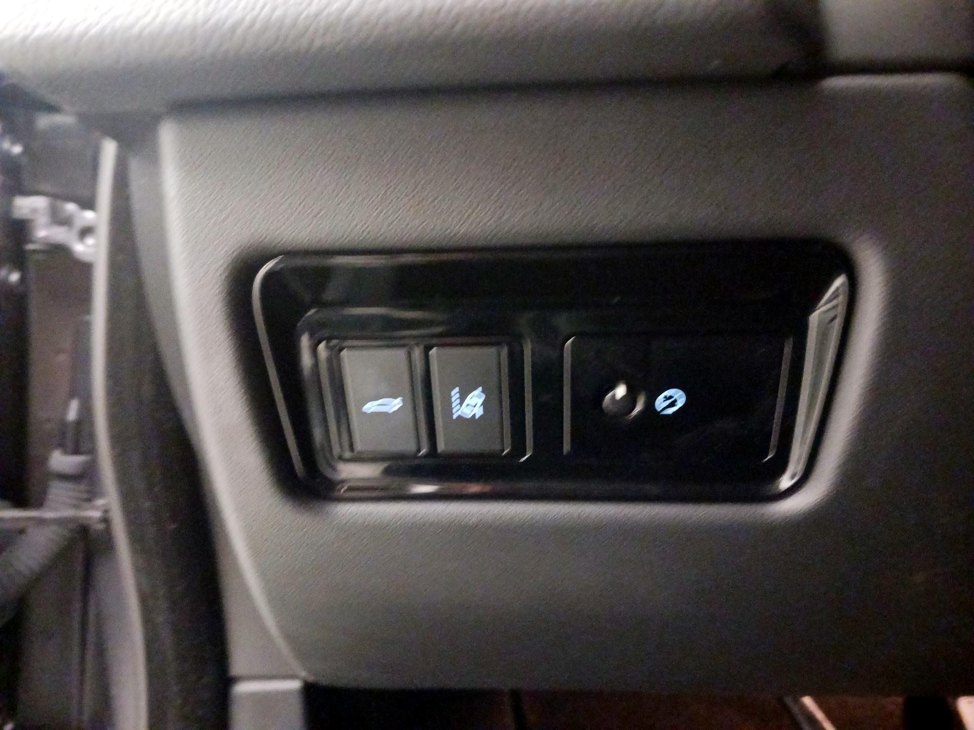 Thumbnail: 2016 Jaguar XF - 13