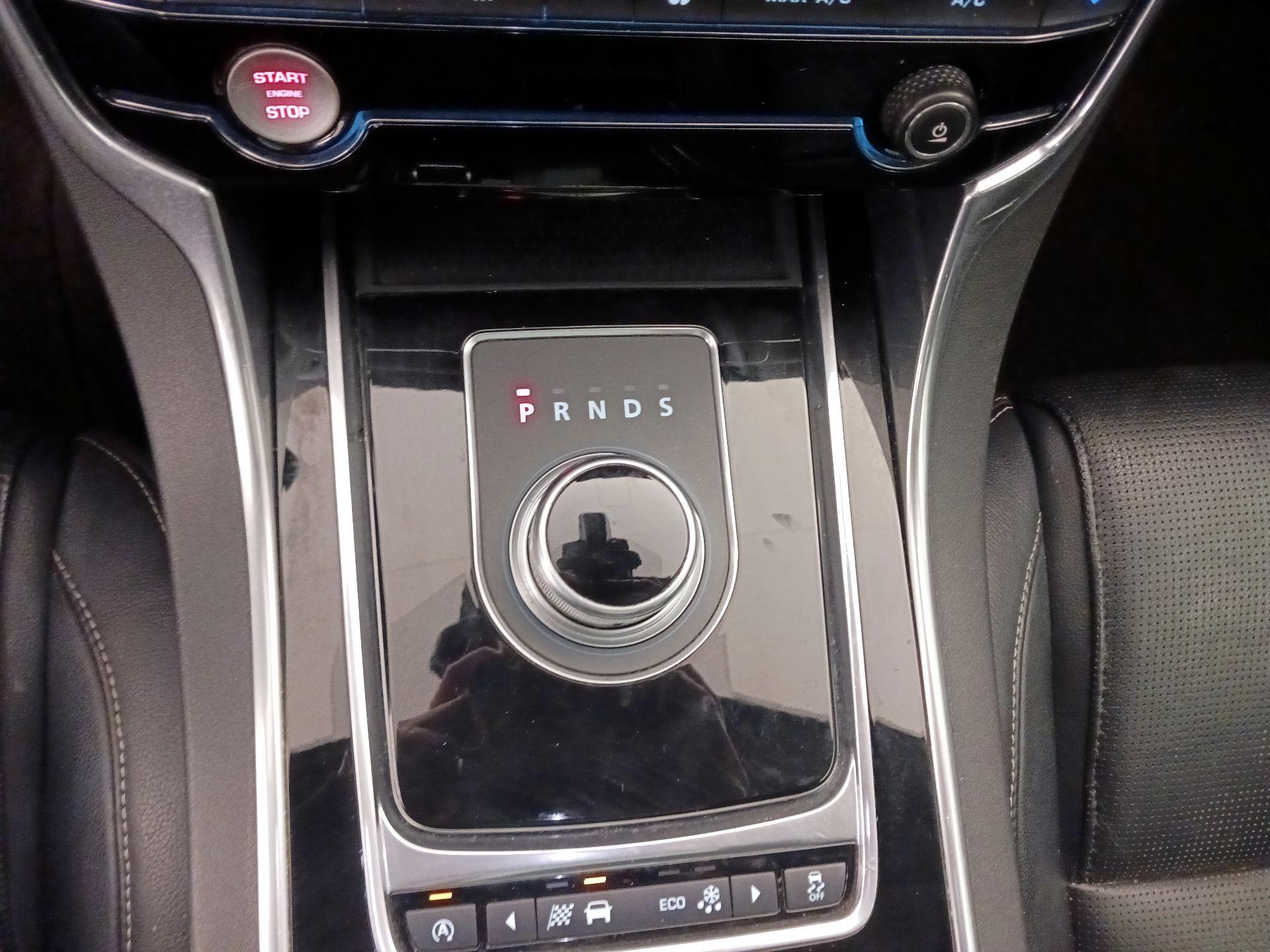 Thumbnail: 2016 Jaguar XF - 18