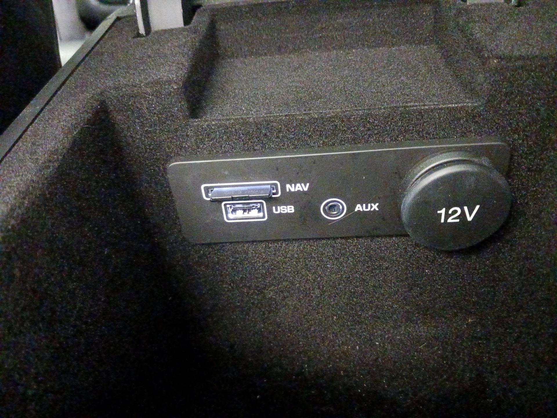 Thumbnail: 2016 Jaguar XF - 19