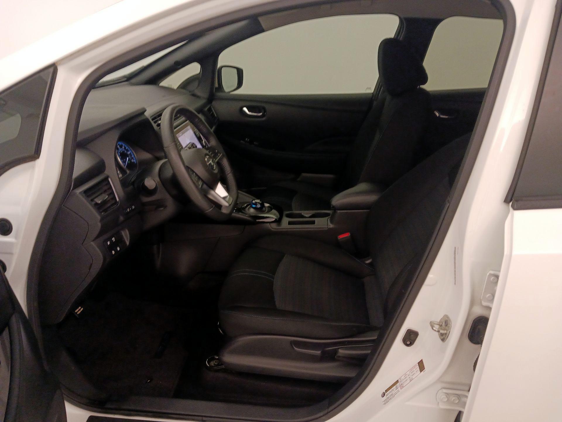 Thumbnail: 2022 Nissan Leaf - 11