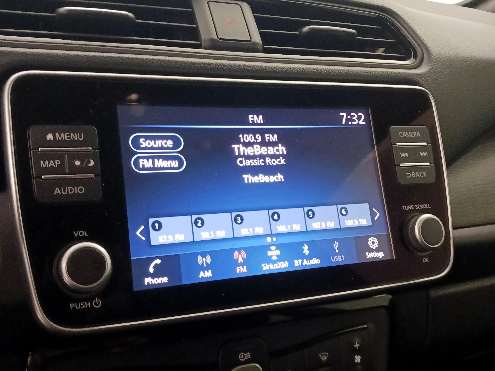 Thumbnail: 2022 Nissan Leaf - 16