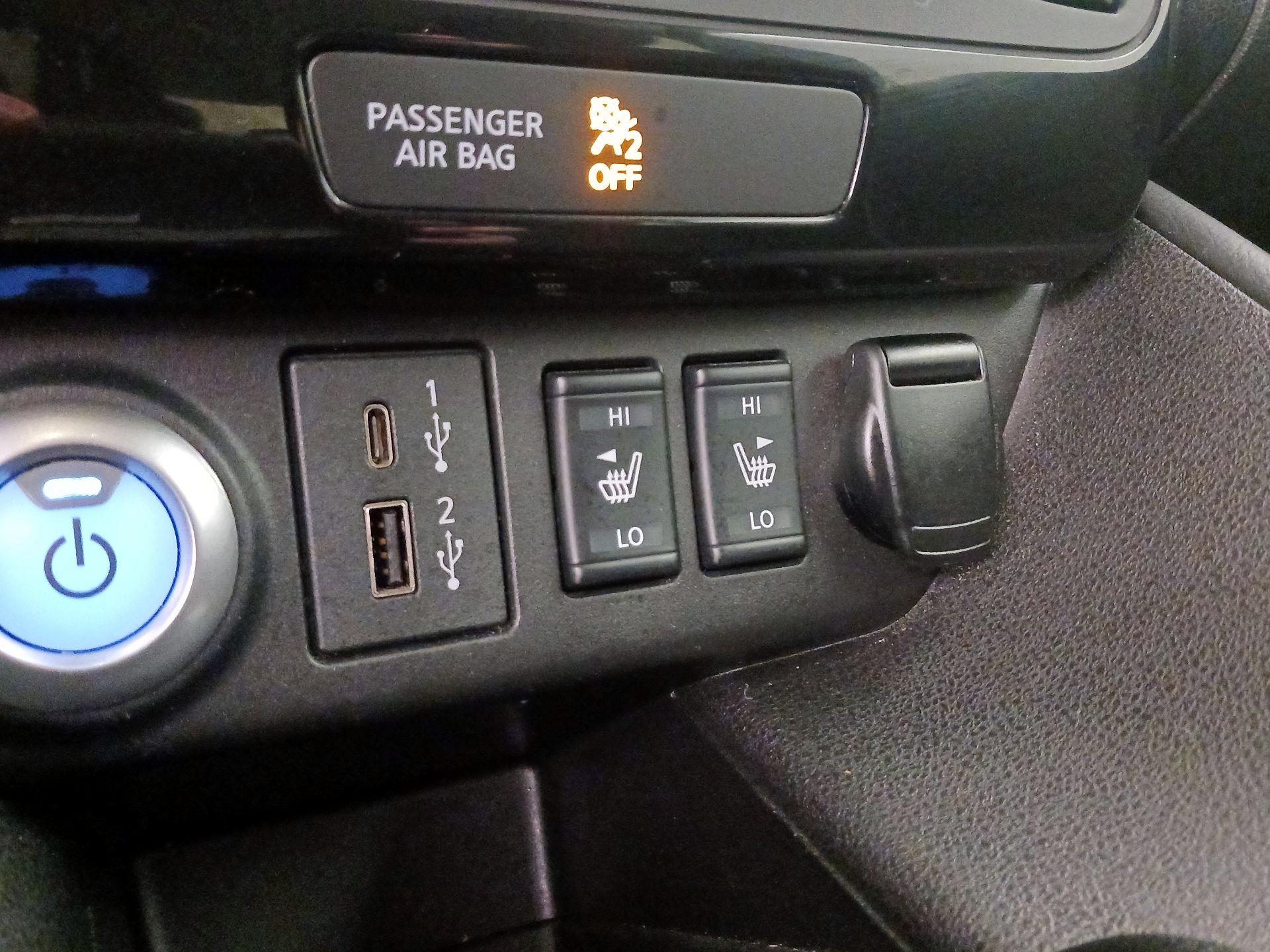 Thumbnail: 2022 Nissan Leaf - 19