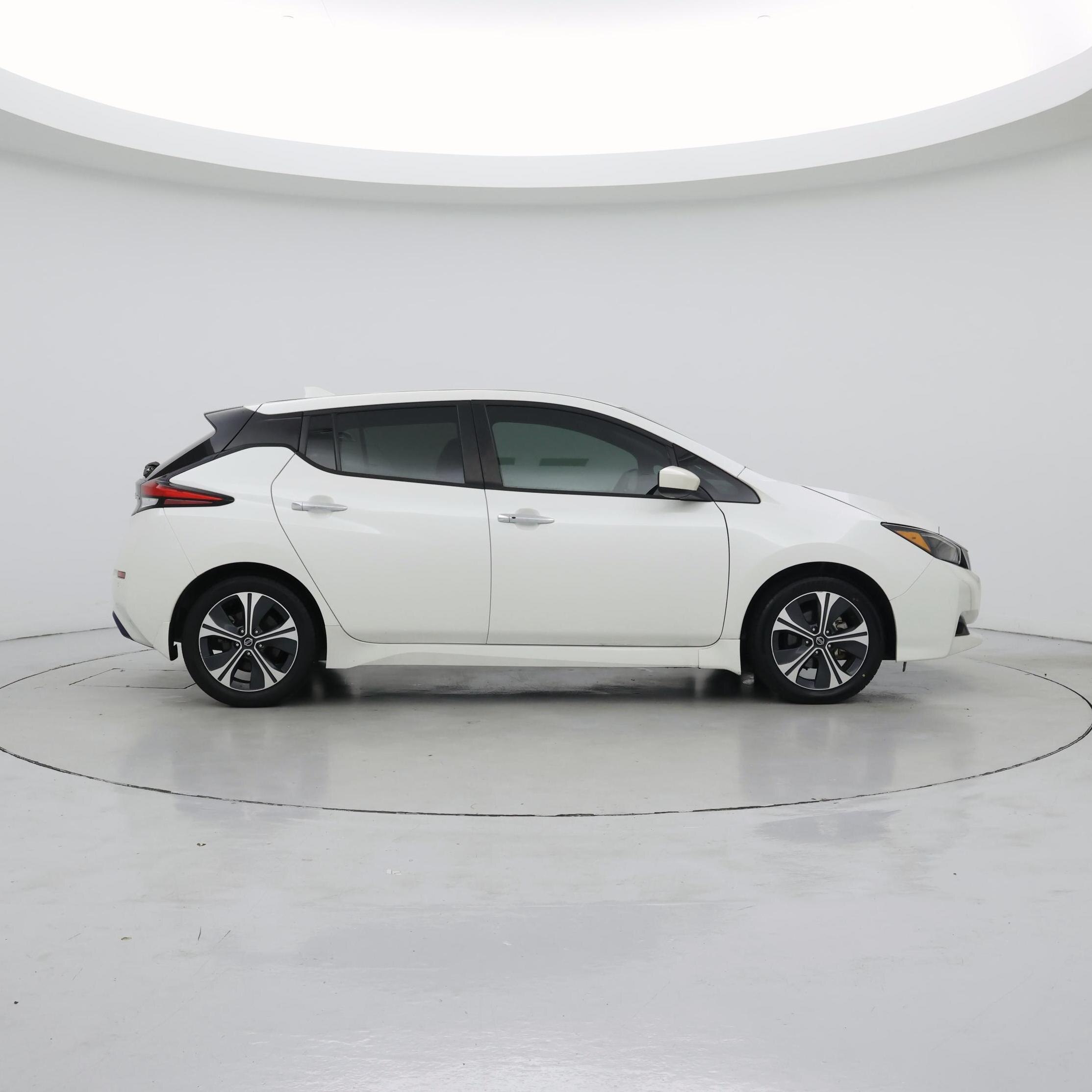 Thumbnail: 2022 Nissan Leaf - 7
