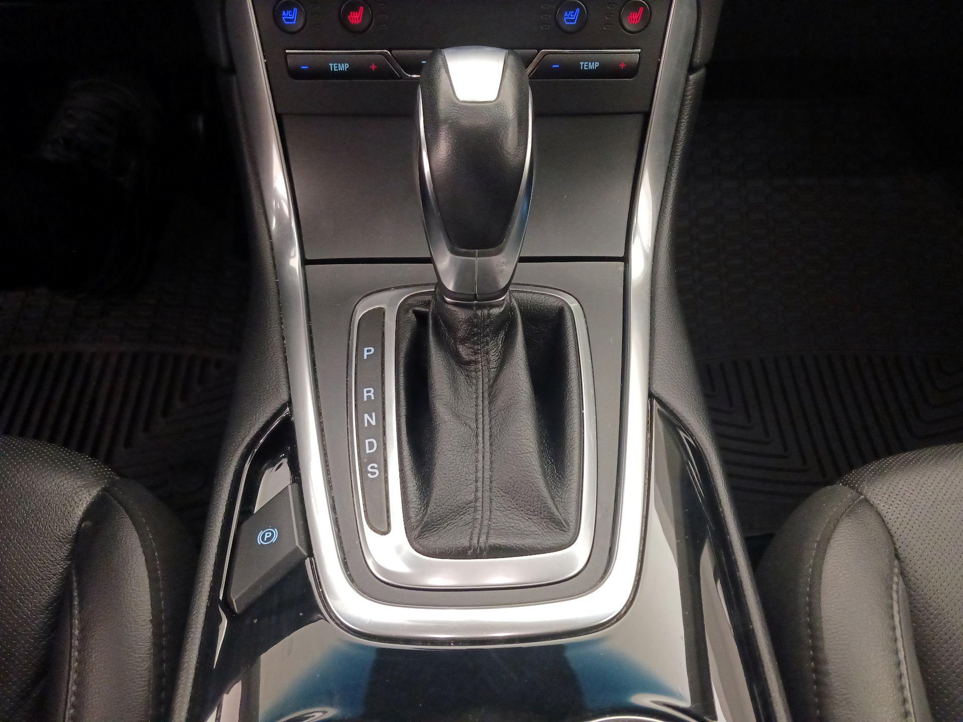 Thumbnail: 2018 Ford Edge - 18