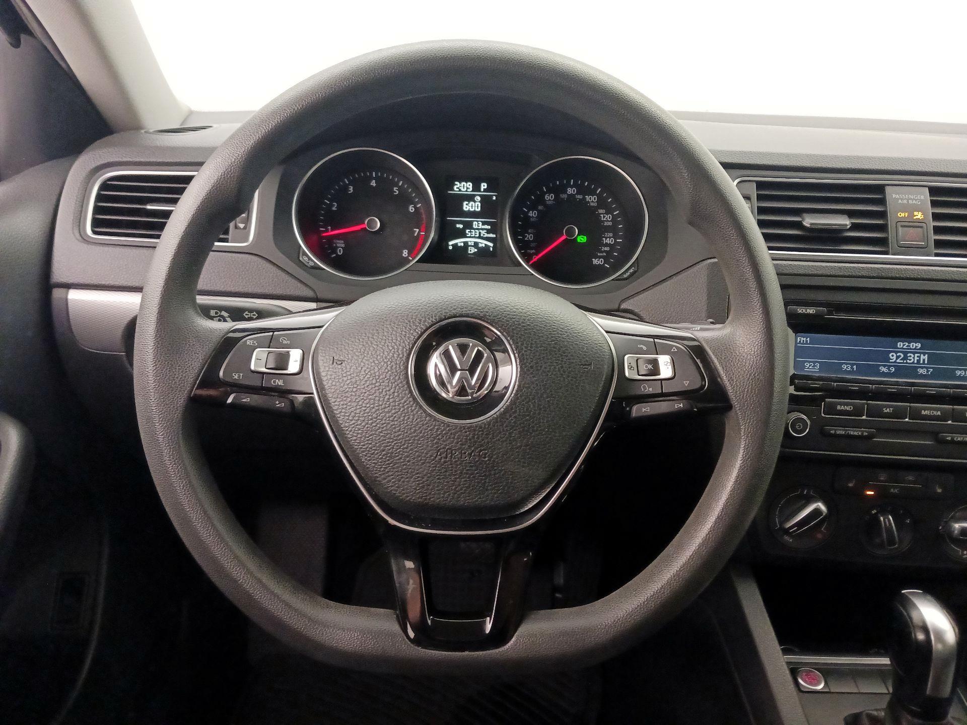 Thumbnail: 2015 Volkswagen Jetta - 10
