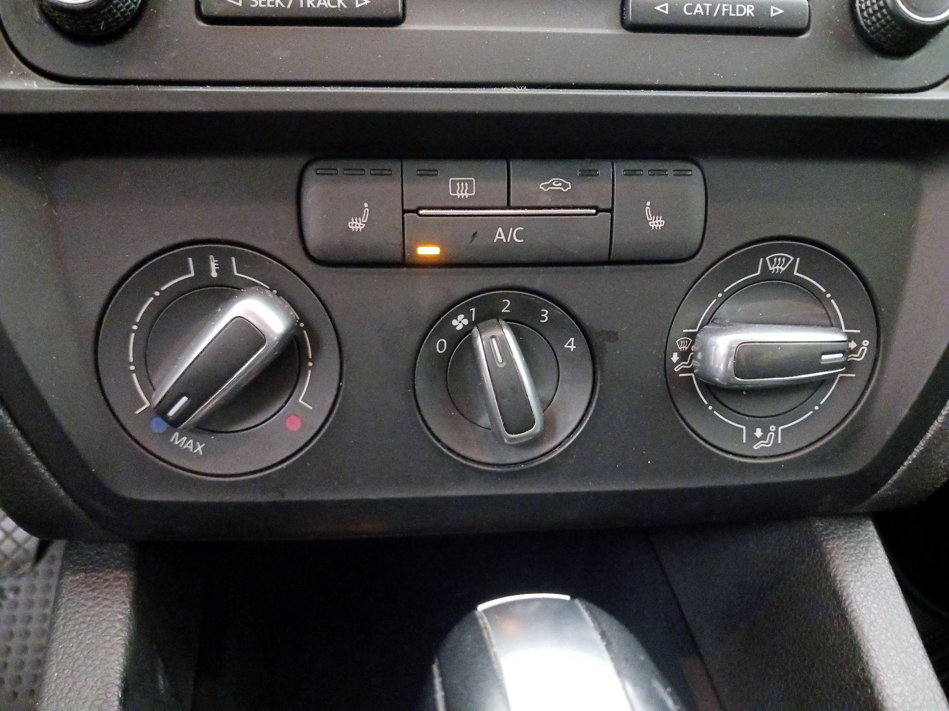 Thumbnail: 2015 Volkswagen Jetta - 15