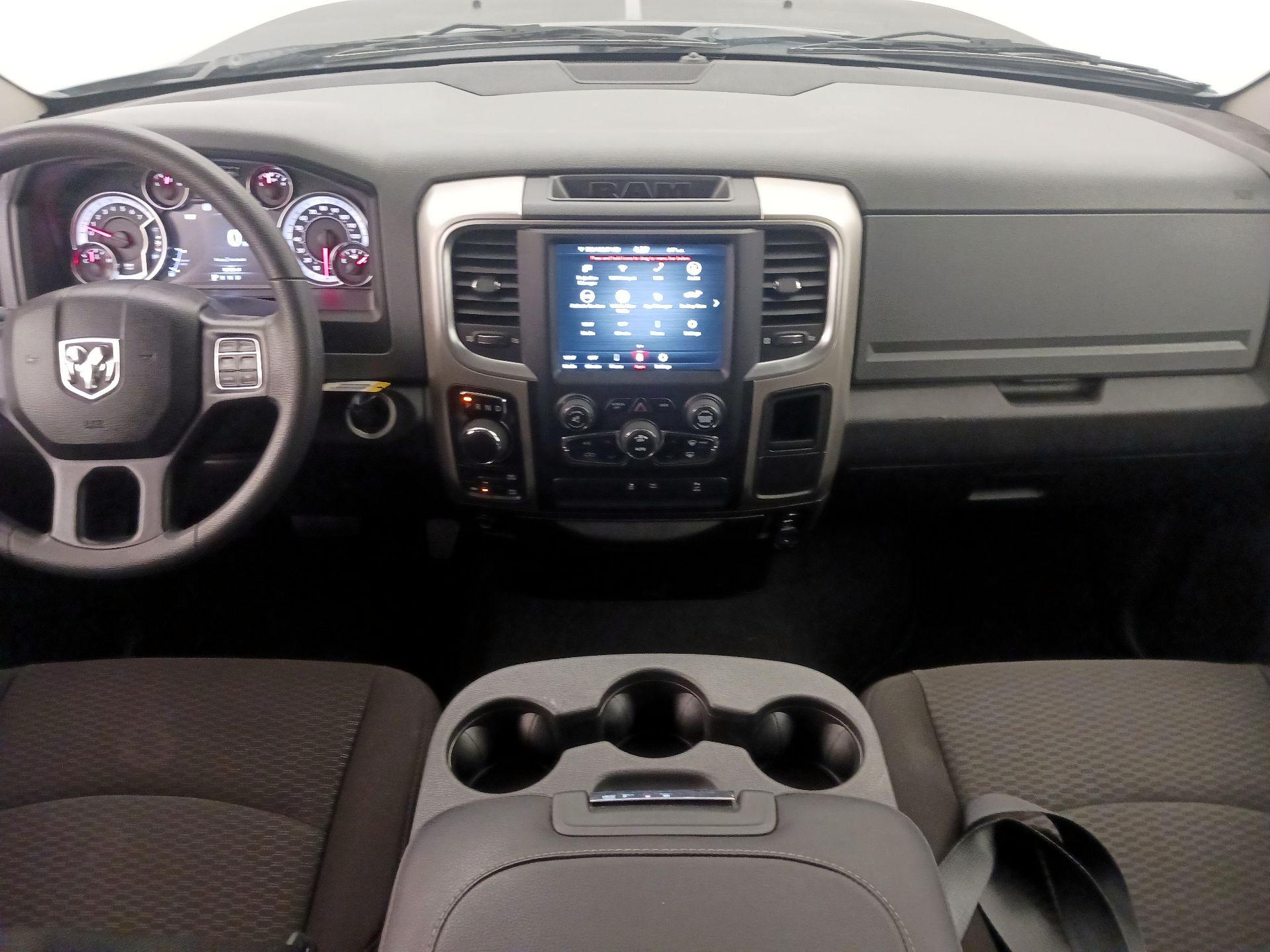 Thumbnail: 2020 RAM 1500 Classic - 9