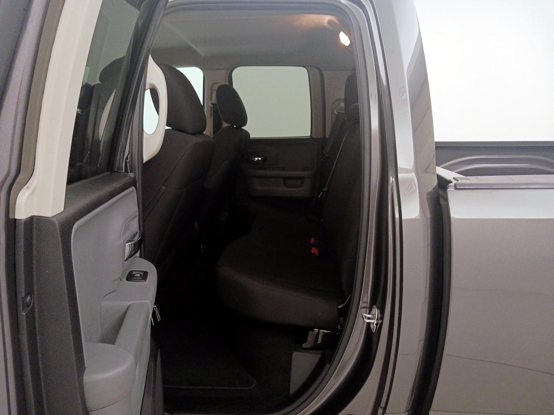 Thumbnail: 2020 RAM 1500 Classic - 19